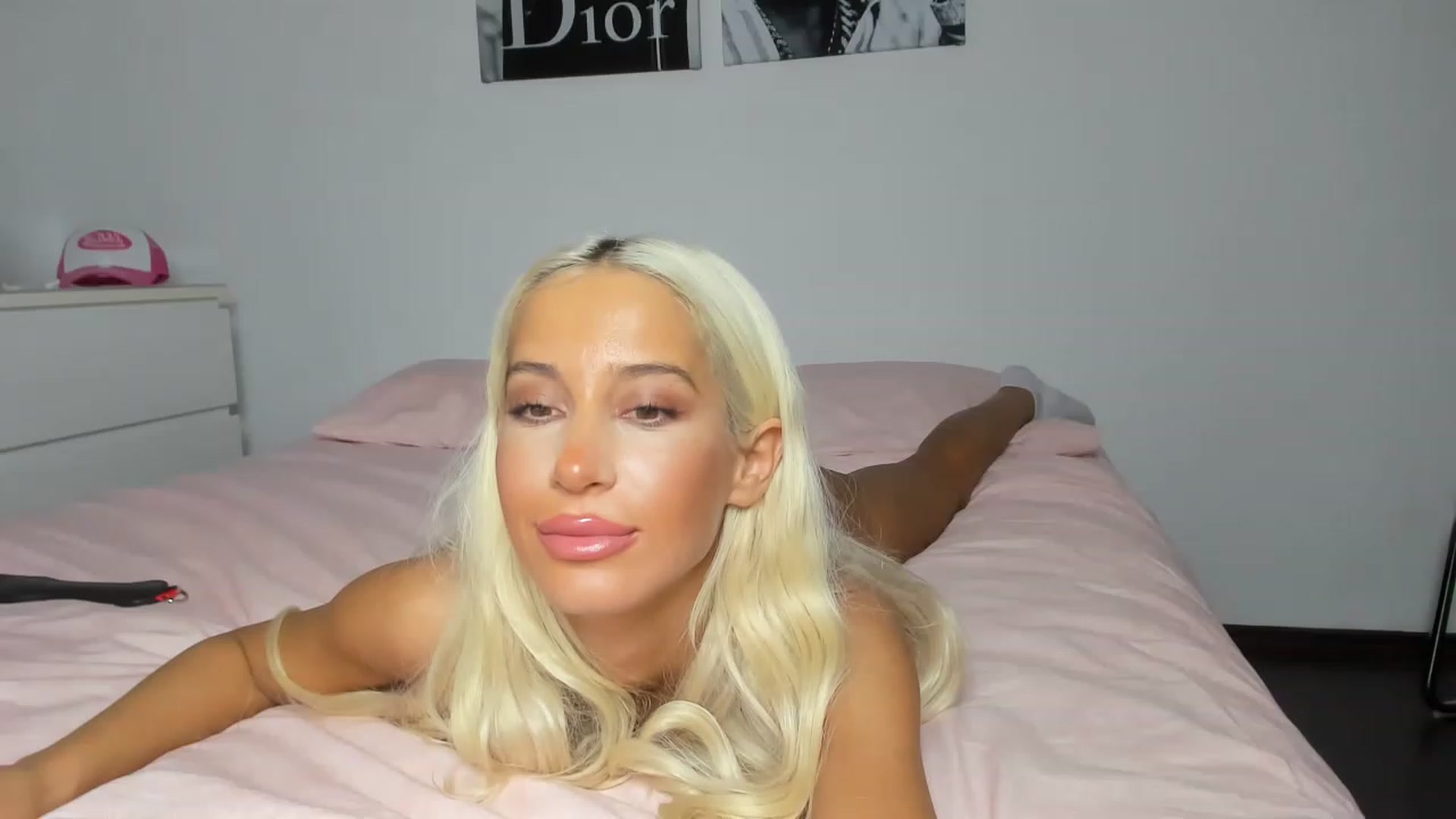 Gallery image thumbnail from Qarinah's myfreecams stream on, 02/27/2023, 18:59 image 4 of 20