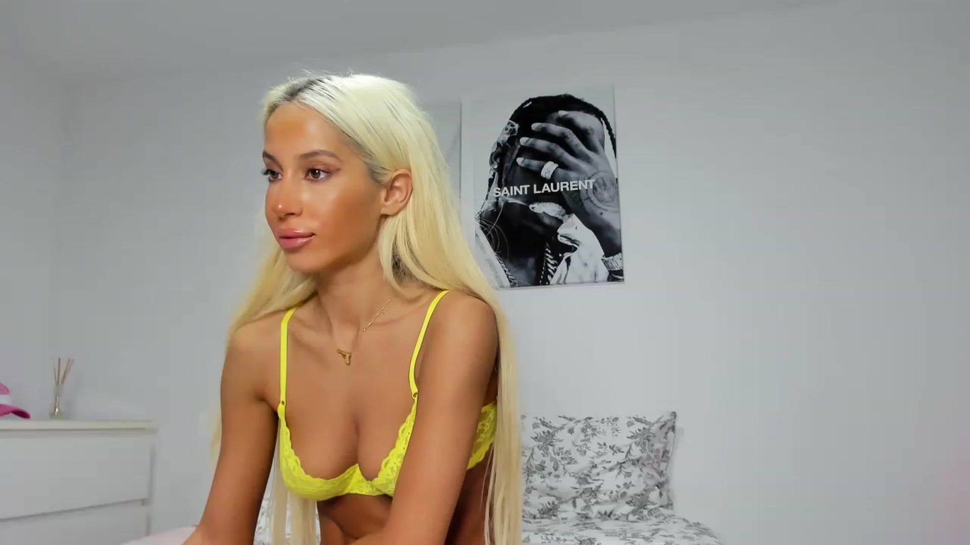 Gallery image thumbnail from Qarinah's myfreecams stream on, 03/15/2023, 05:34 image 20 of 20