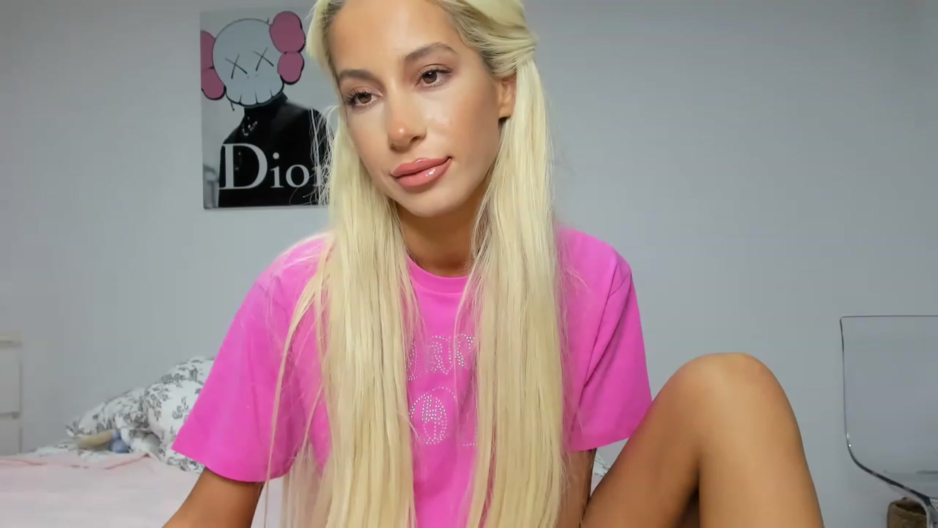 Gallery image thumbnail from Qarinah's myfreecams stream on, 03/17/2023, 04:15 image 13 of 20