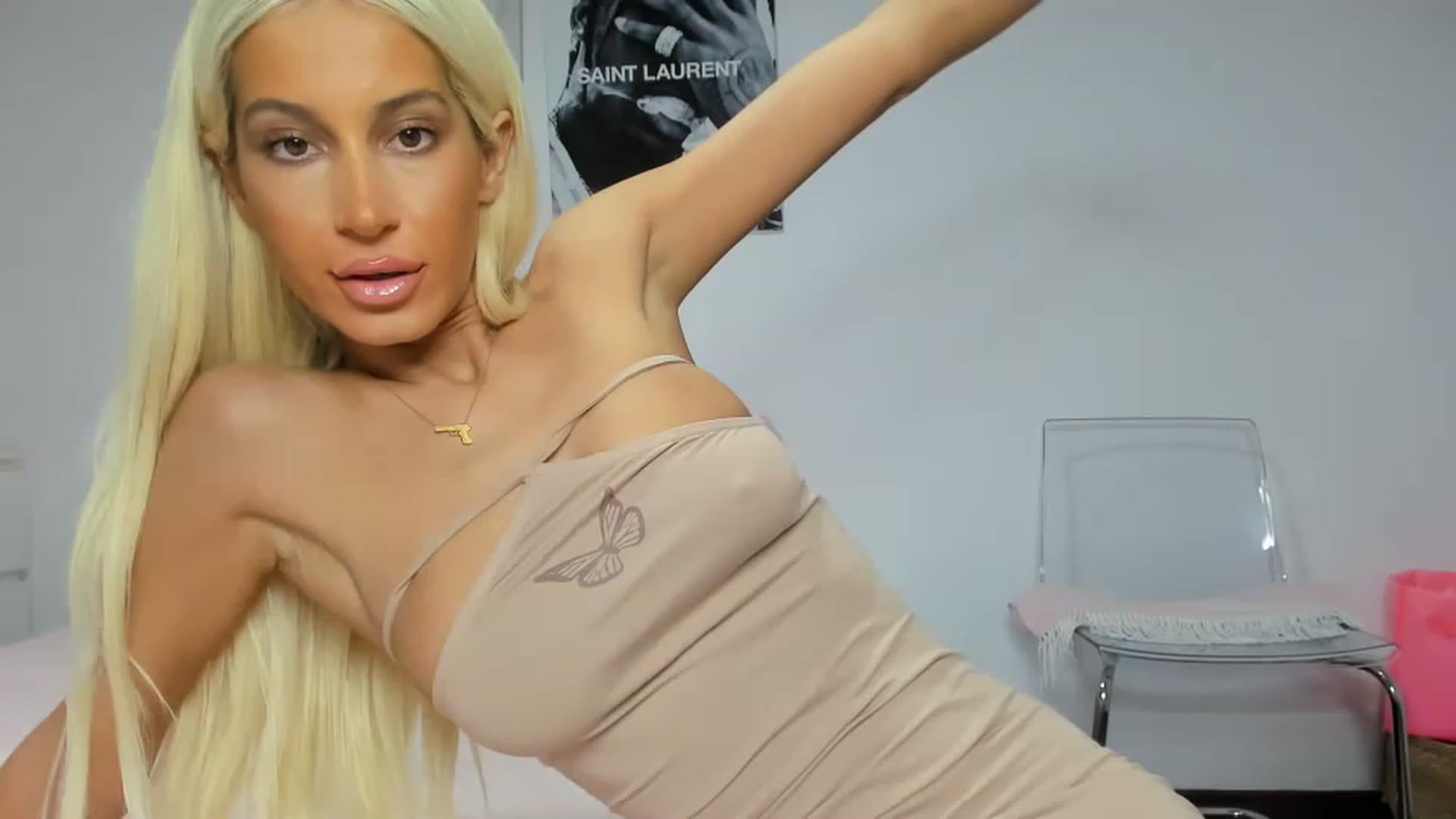 Gallery image thumbnail from Qarinah's myfreecams stream on, 03/30/2023, 01:45 image 6 of 20