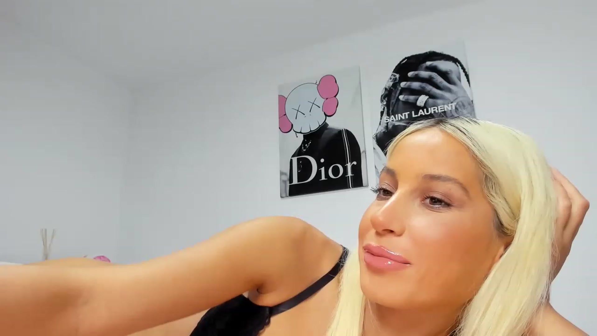 Gallery image thumbnail from Qarinah's myfreecams stream on, 03/31/2023, 21:36 image 8 of 20