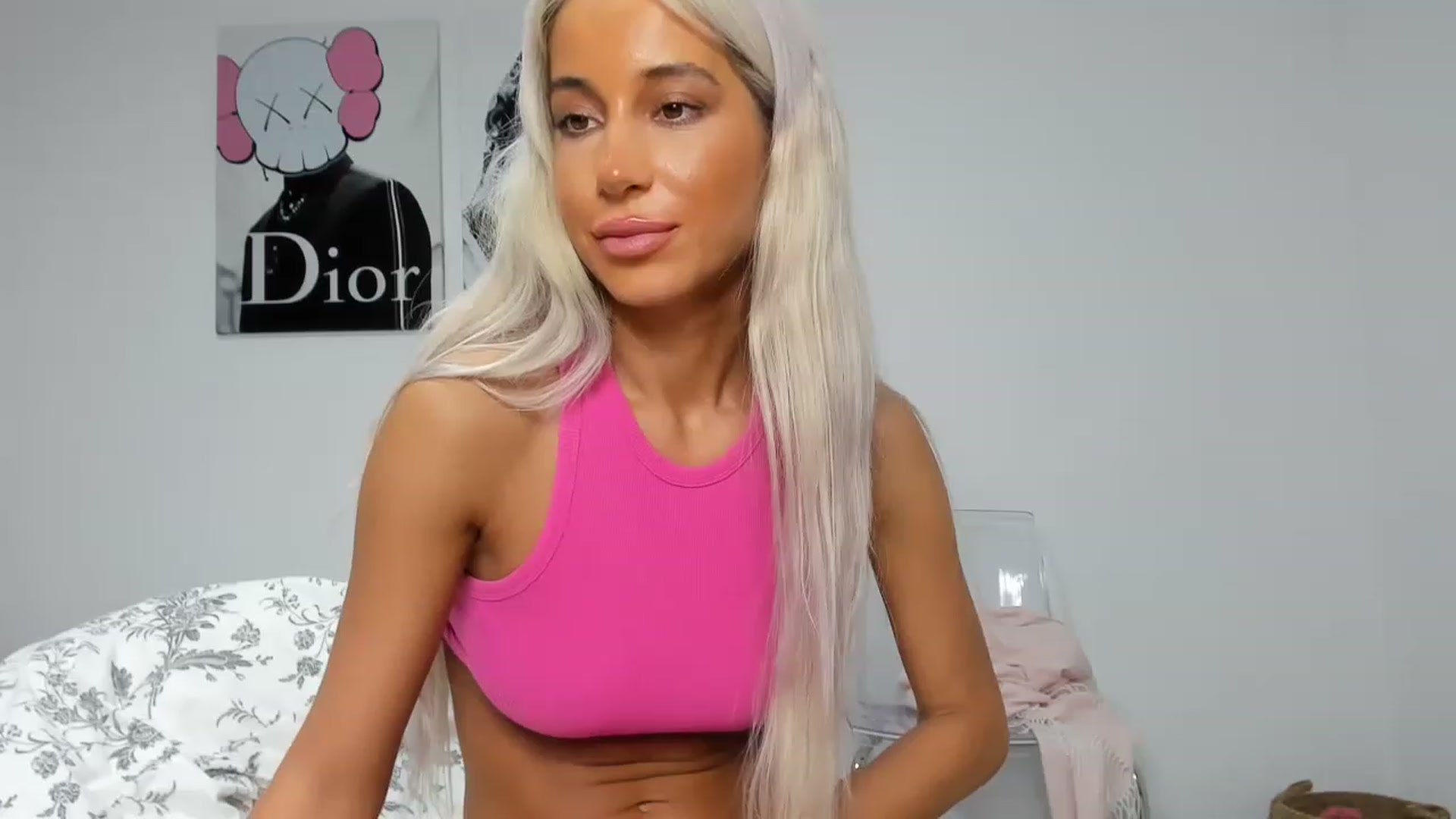 Gallery image thumbnail from Qarinah's myfreecams stream on, 04/07/2023, 05:43 image 15 of 20