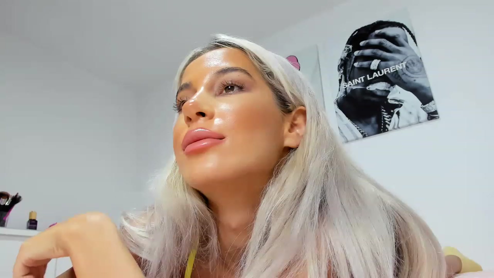 Gallery image thumbnail from Qarinah's myfreecams stream on, 04/09/2023, 03:29 image 13 of 20
