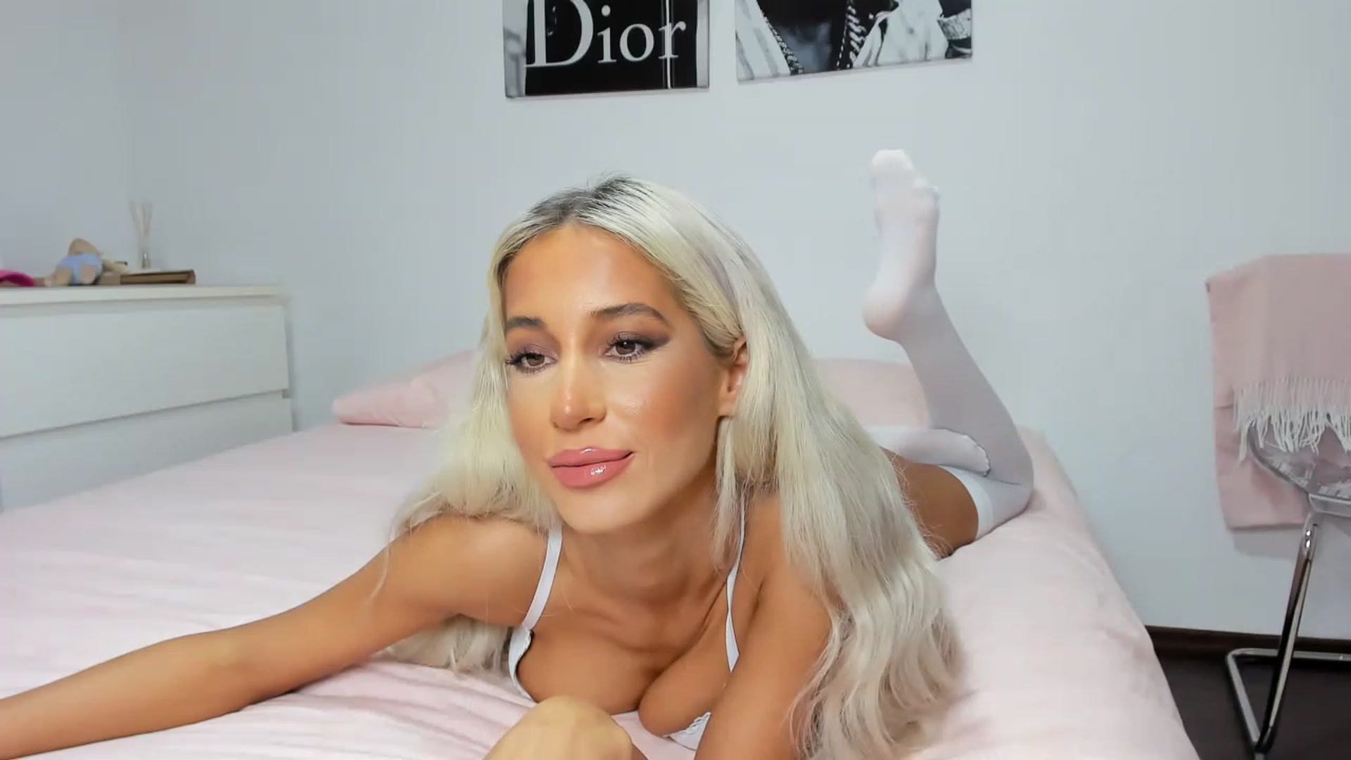 Gallery image thumbnail from Qarinah's myfreecams stream on, 04/14/2023, 02:29 image 10 of 20
