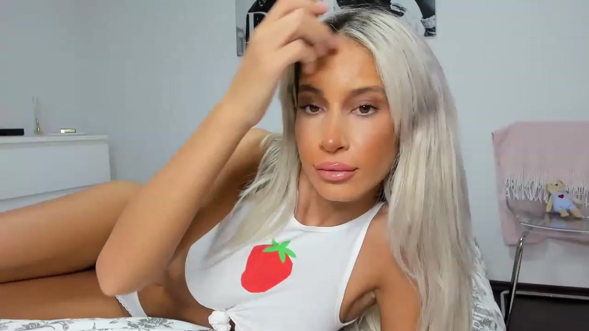 Gallery image thumbnail from Qarinah's myfreecams stream on, 04/19/2023, 04:10 image 10 of 20