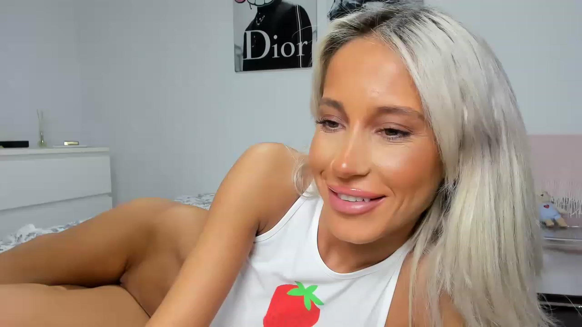 Gallery image thumbnail from Qarinah's myfreecams stream on, 04/19/2023, 04:10 image 17 of 20