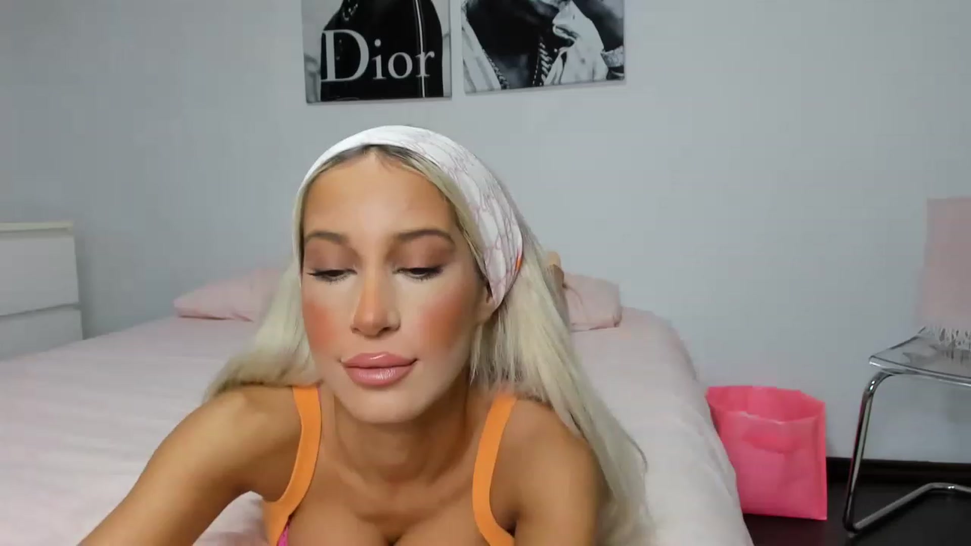 Gallery image thumbnail from Qarinah's myfreecams stream on, 04/26/2023, 04:04 image 16 of 20