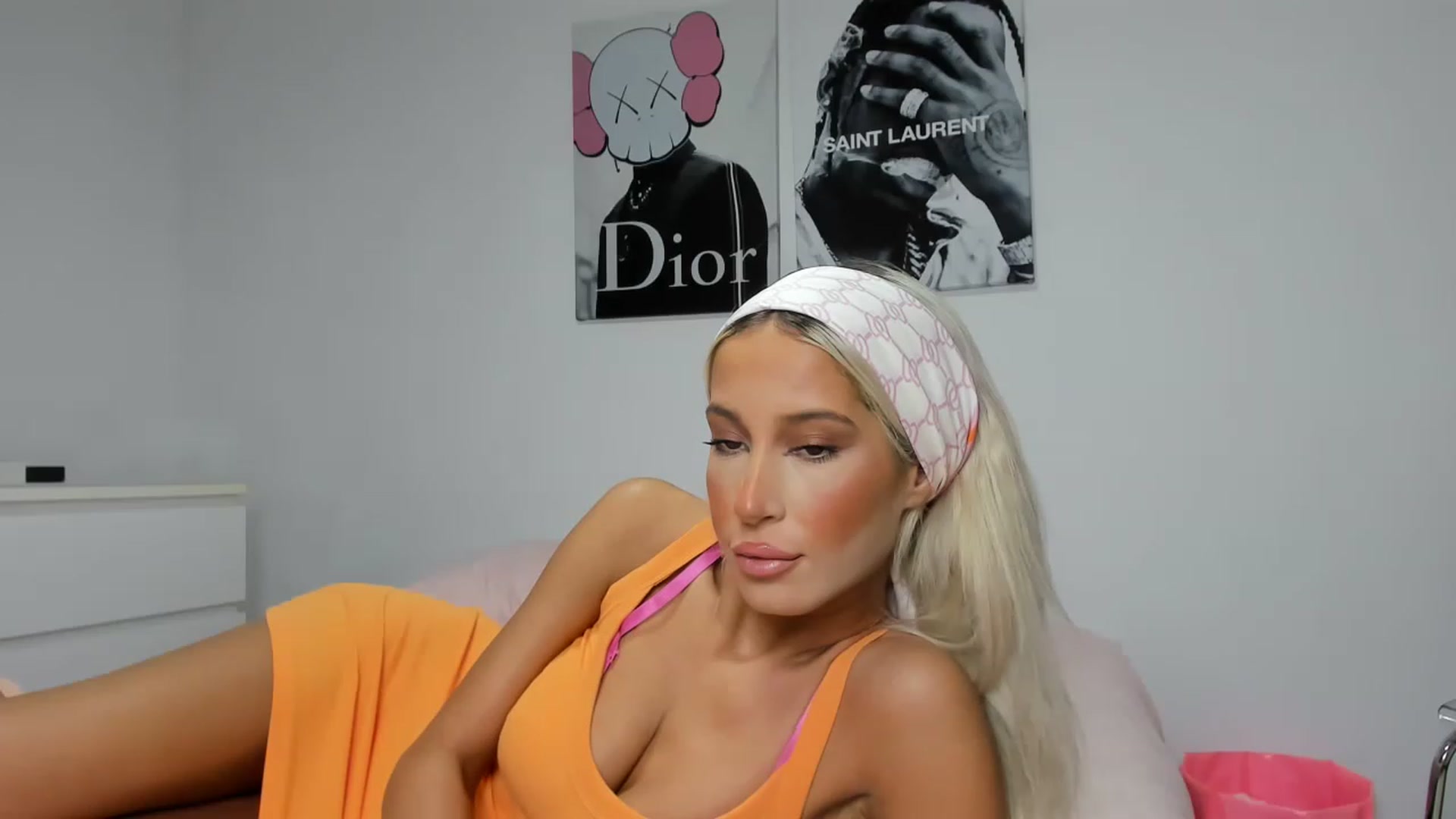 Gallery image thumbnail from Qarinah's myfreecams stream on, 04/26/2023, 05:45 image 2 of 20