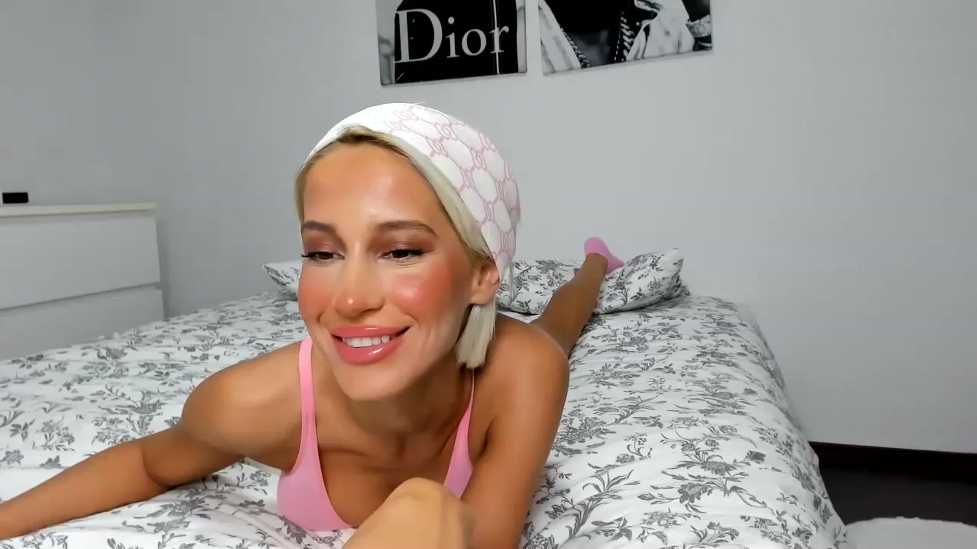 Gallery image thumbnail from Qarinah's myfreecams stream on, 05/04/2023, 24:31 image 8 of 20