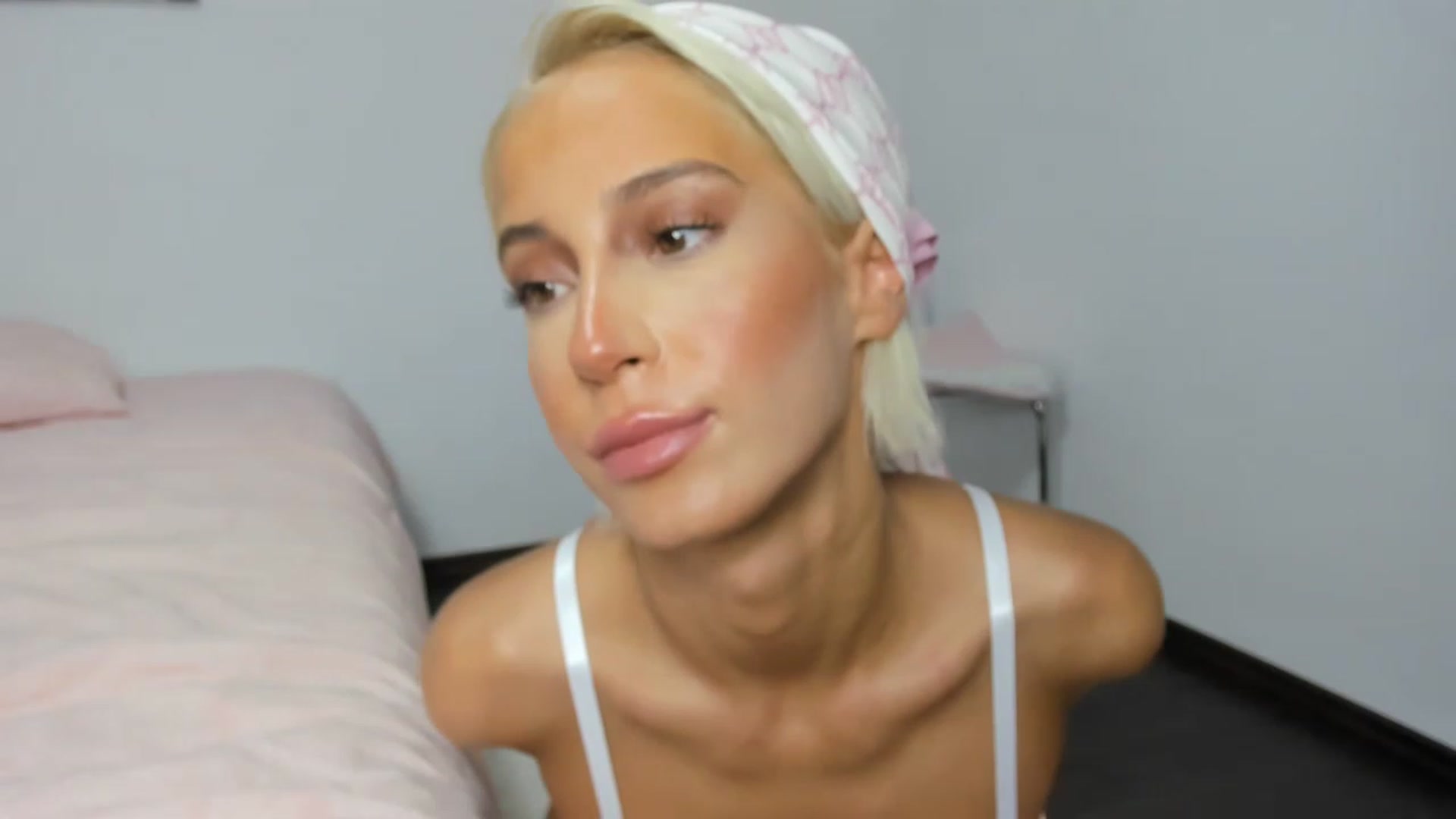 Gallery image thumbnail from Qarinah's myfreecams stream on, 05/11/2023, 02:46 image 15 of 20