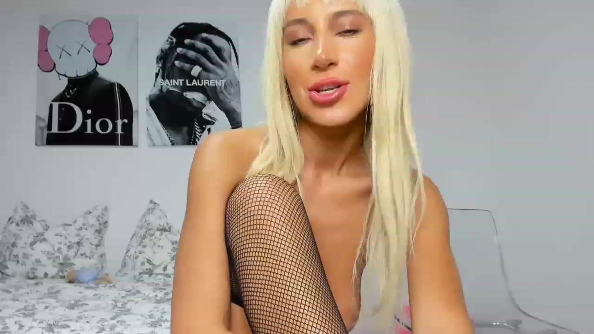 Gallery image thumbnail from Qarinah's myfreecams stream on, 05/14/2023, 01:56 image 17 of 20
