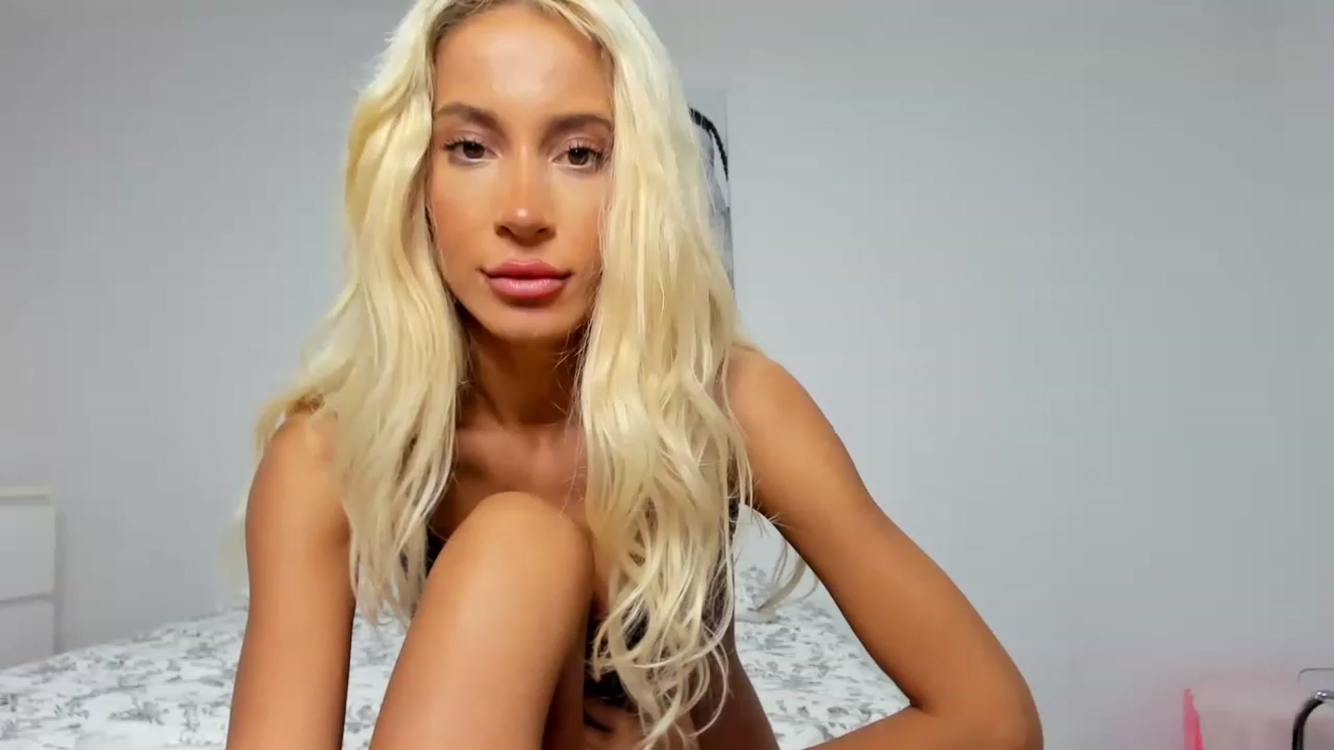 Gallery image thumbnail from Qarinah's myfreecams stream on, 05/27/2023, 04:35 image 19 of 20