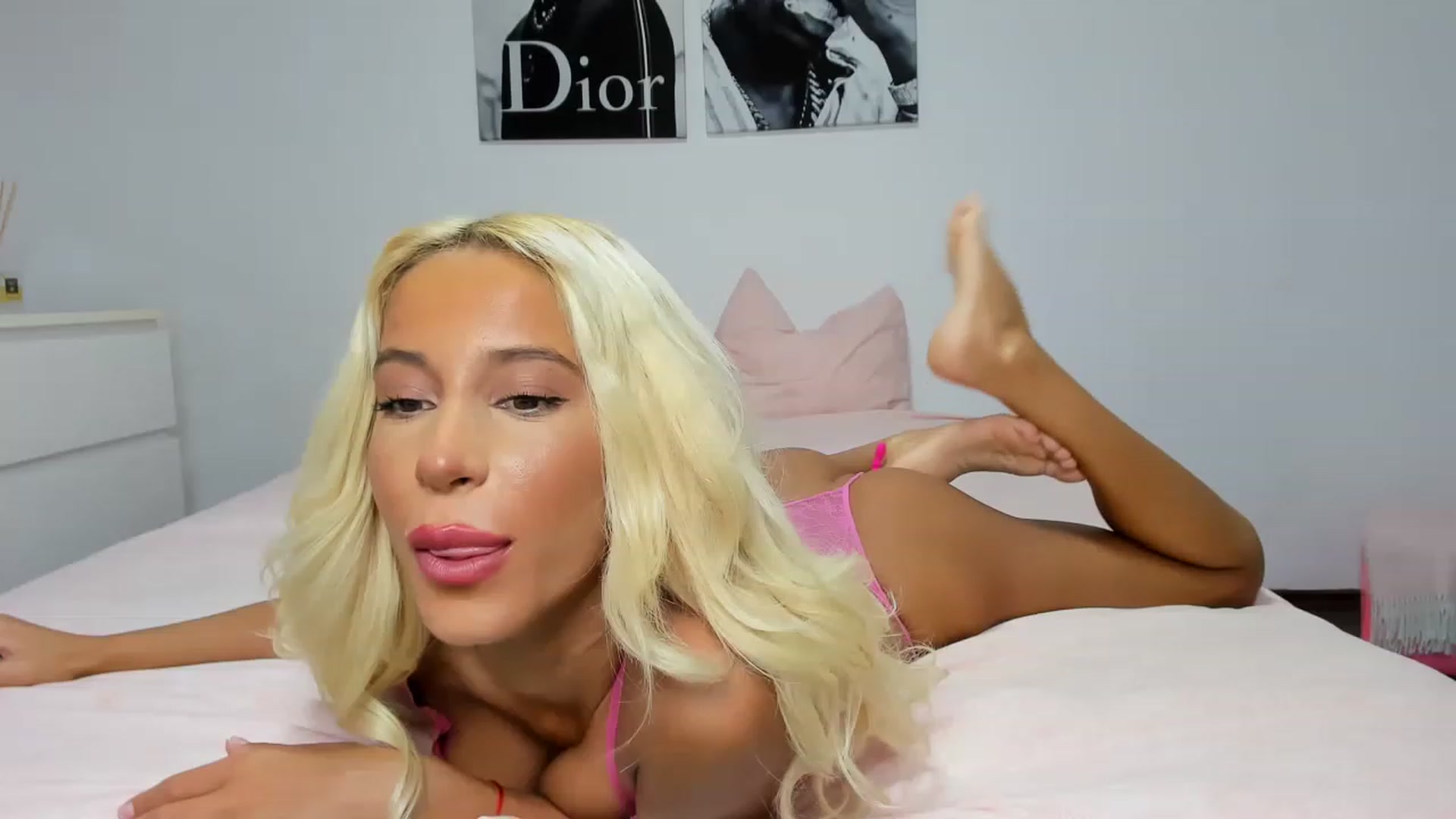 Gallery image thumbnail from Qarinah's myfreecams stream on, 06/01/2023, 09:07 image 7 of 20