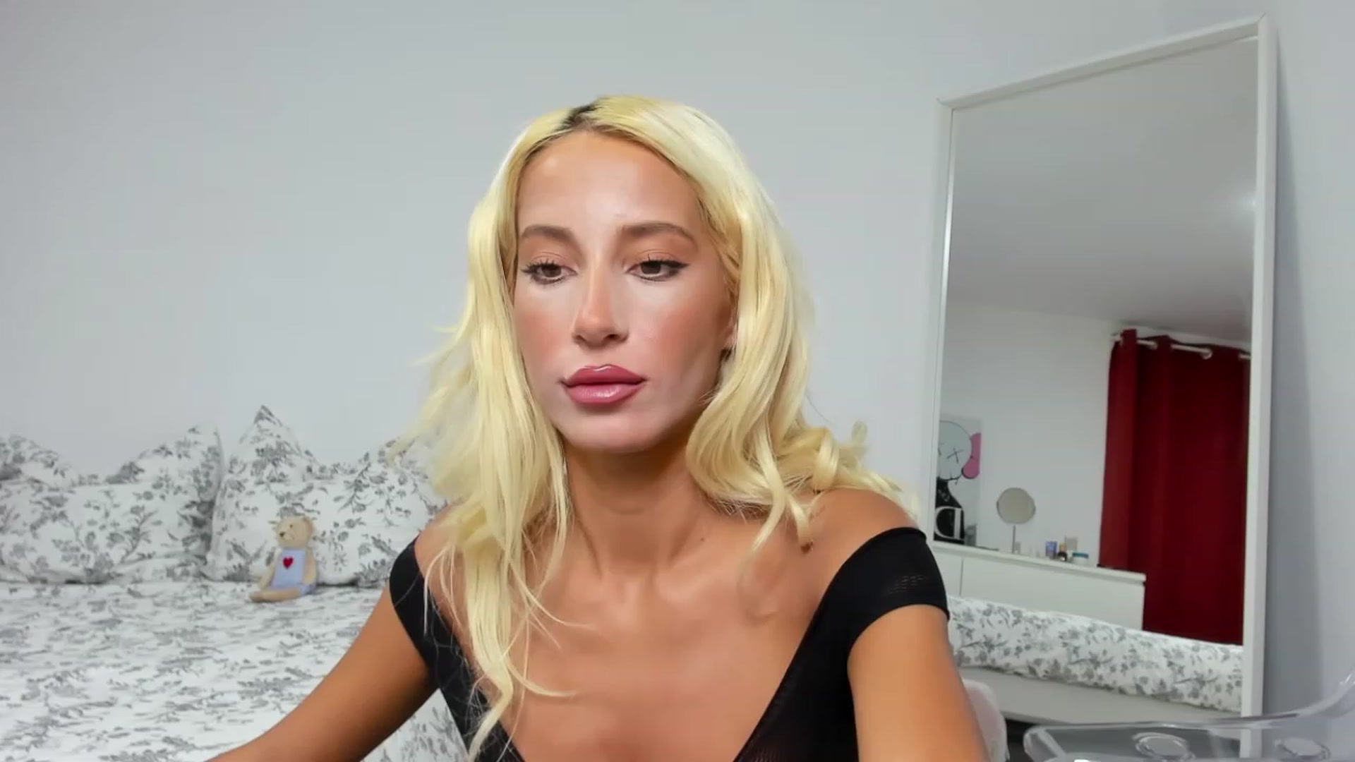 Gallery image thumbnail from Qarinah's myfreecams stream on, 06/08/2023, 02:45 image 17 of 20