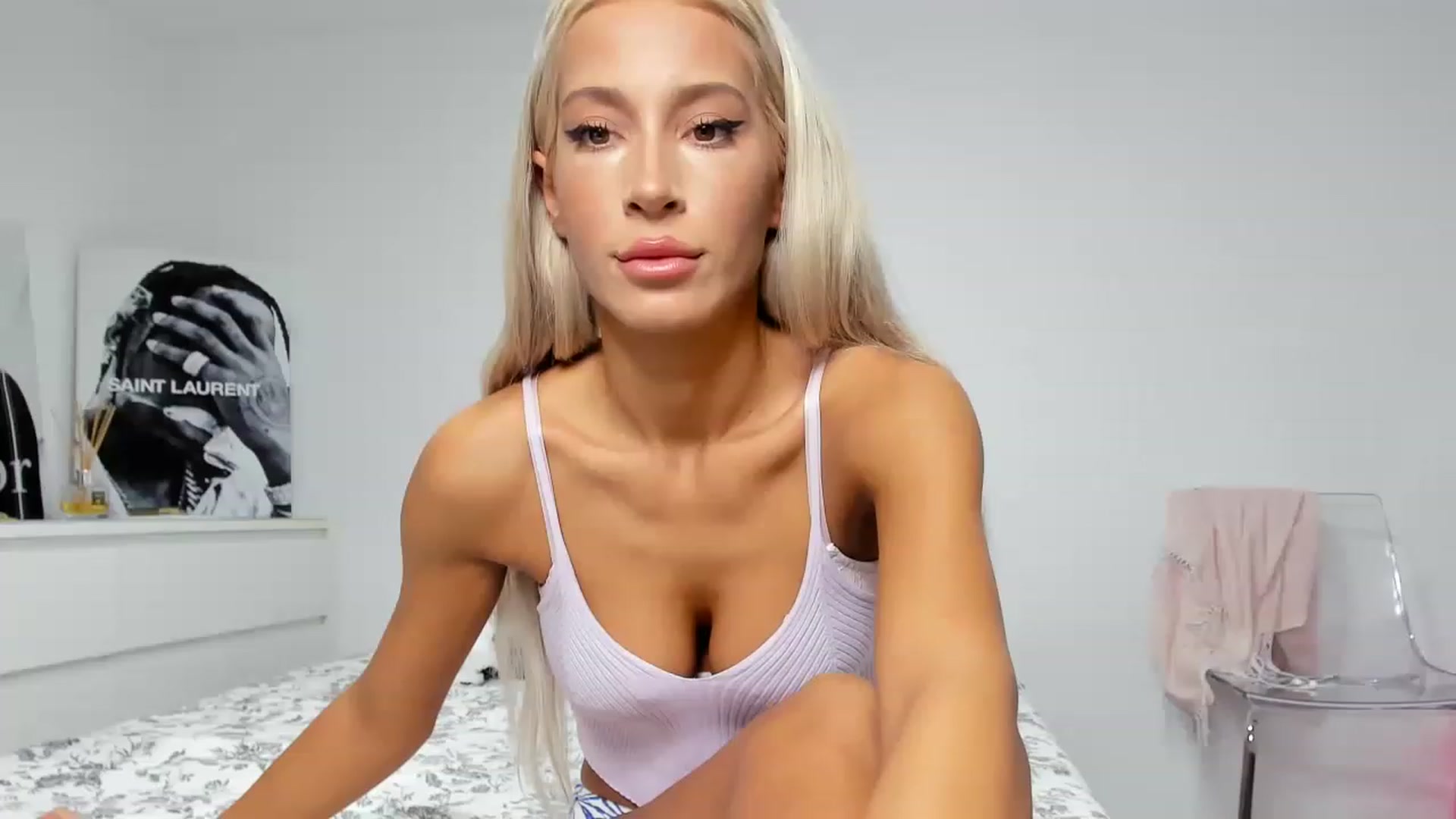 Gallery image thumbnail from Qarinah's myfreecams stream on, 06/23/2023, 24:41 image 7 of 20