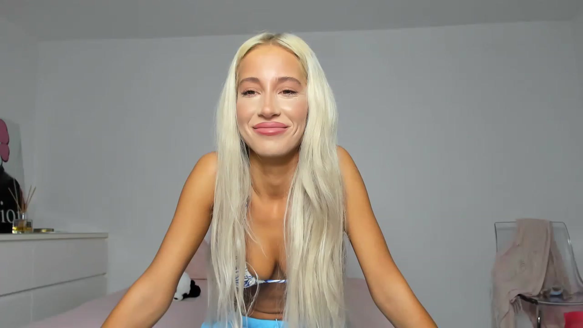 Gallery image thumbnail from Qarinah's myfreecams stream on, 06/29/2023, 03:22 image 7 of 20