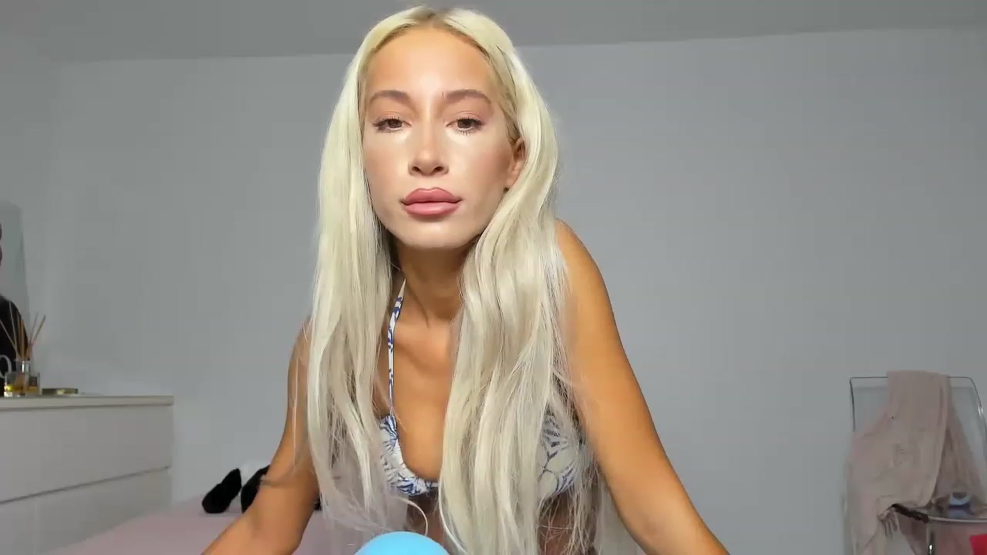 Gallery image thumbnail from Qarinah's myfreecams stream on, 06/29/2023, 03:22 image 2 of 20