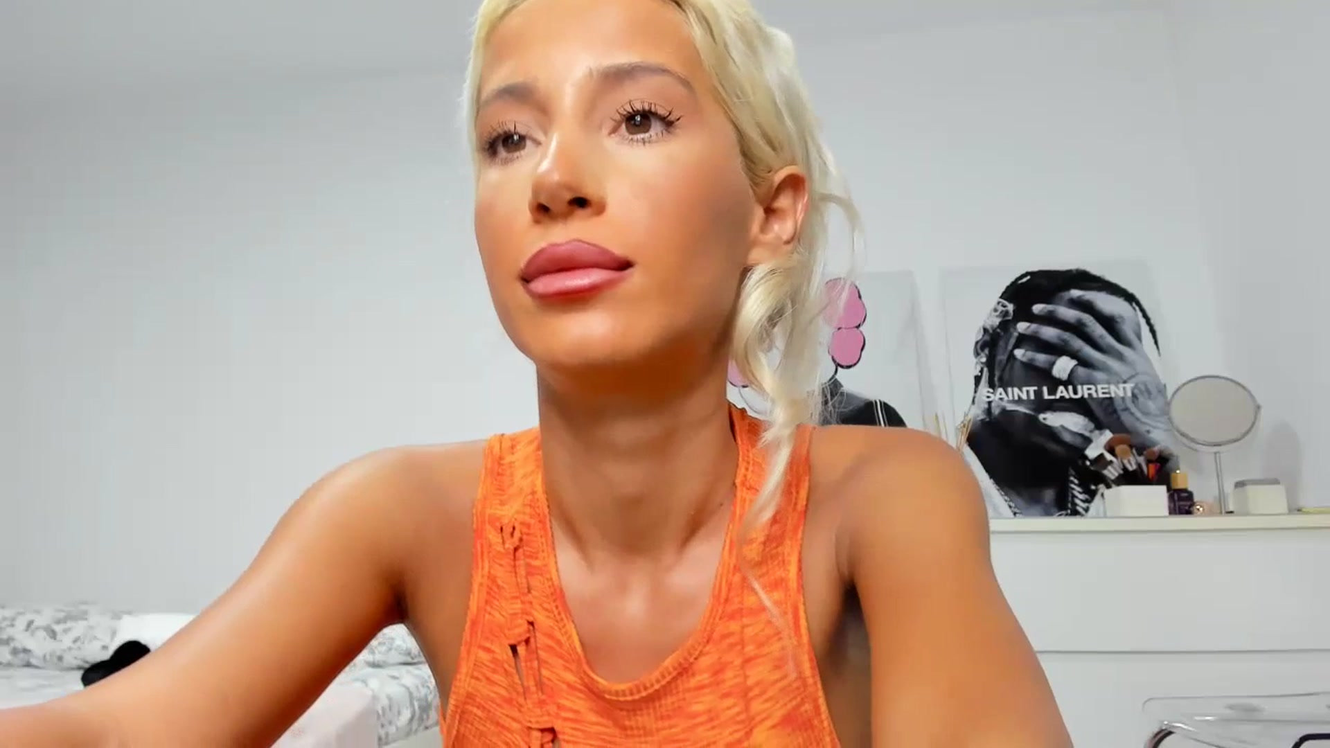 Gallery image thumbnail from Qarinah's myfreecams stream on, 07/08/2023, 24:10 image 4 of 20