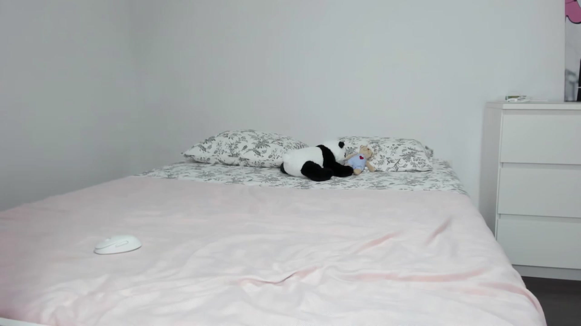 Gallery image thumbnail from Qarinah's myfreecams stream on, 07/08/2023, 21:35 image 17 of 20