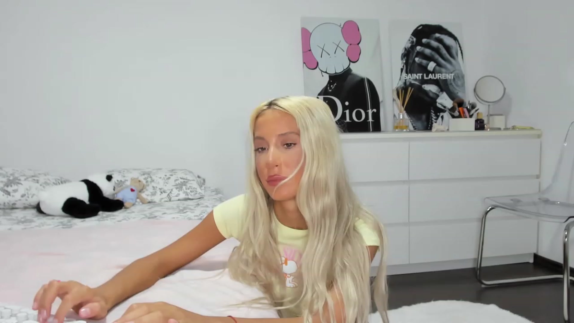 Gallery image thumbnail from Qarinah's myfreecams stream on, 07/08/2023, 23:11 image 8 of 20
