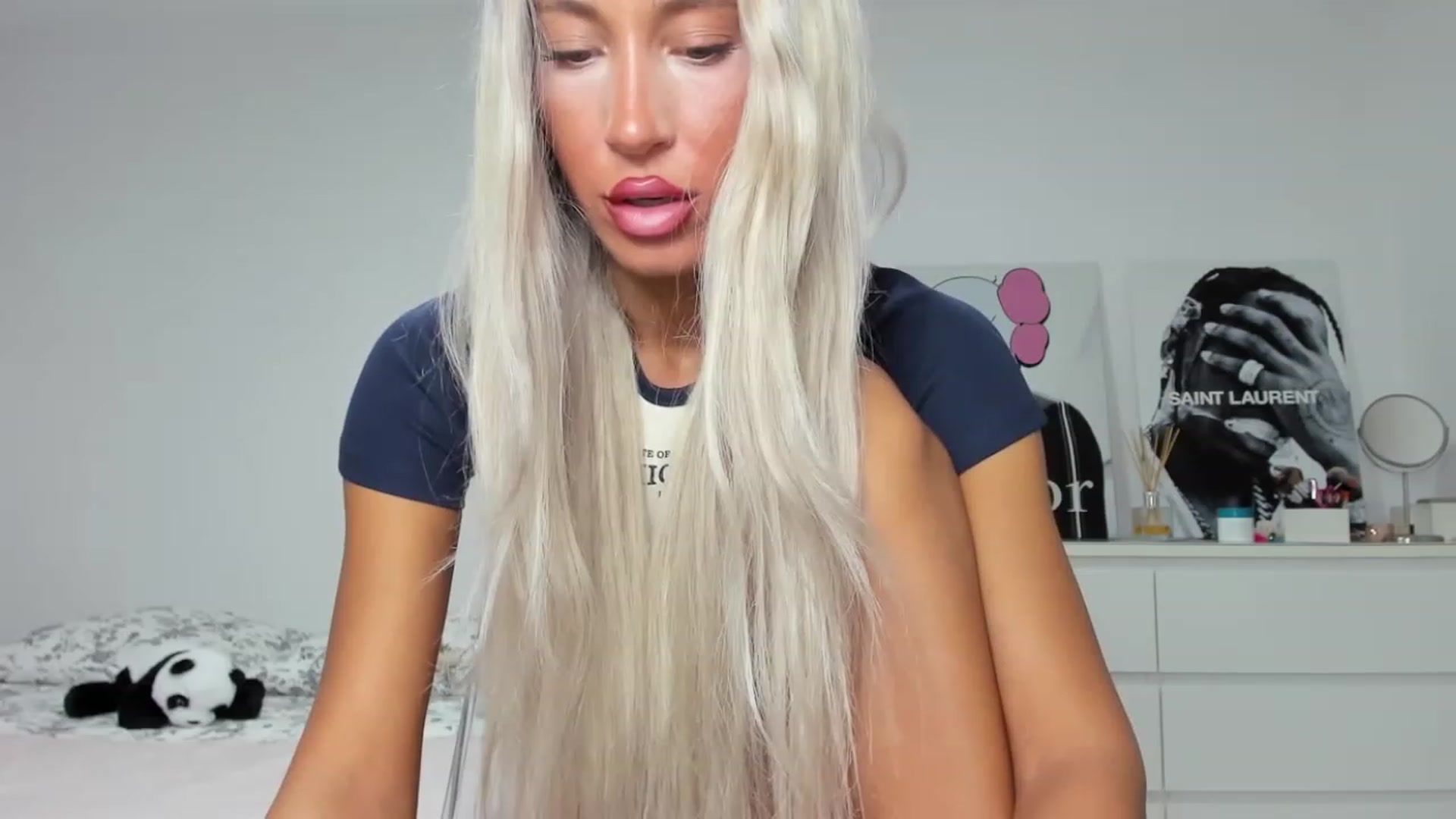 Gallery image thumbnail from Qarinah's myfreecams stream on, 07/12/2023, 20:27 image 20 of 20