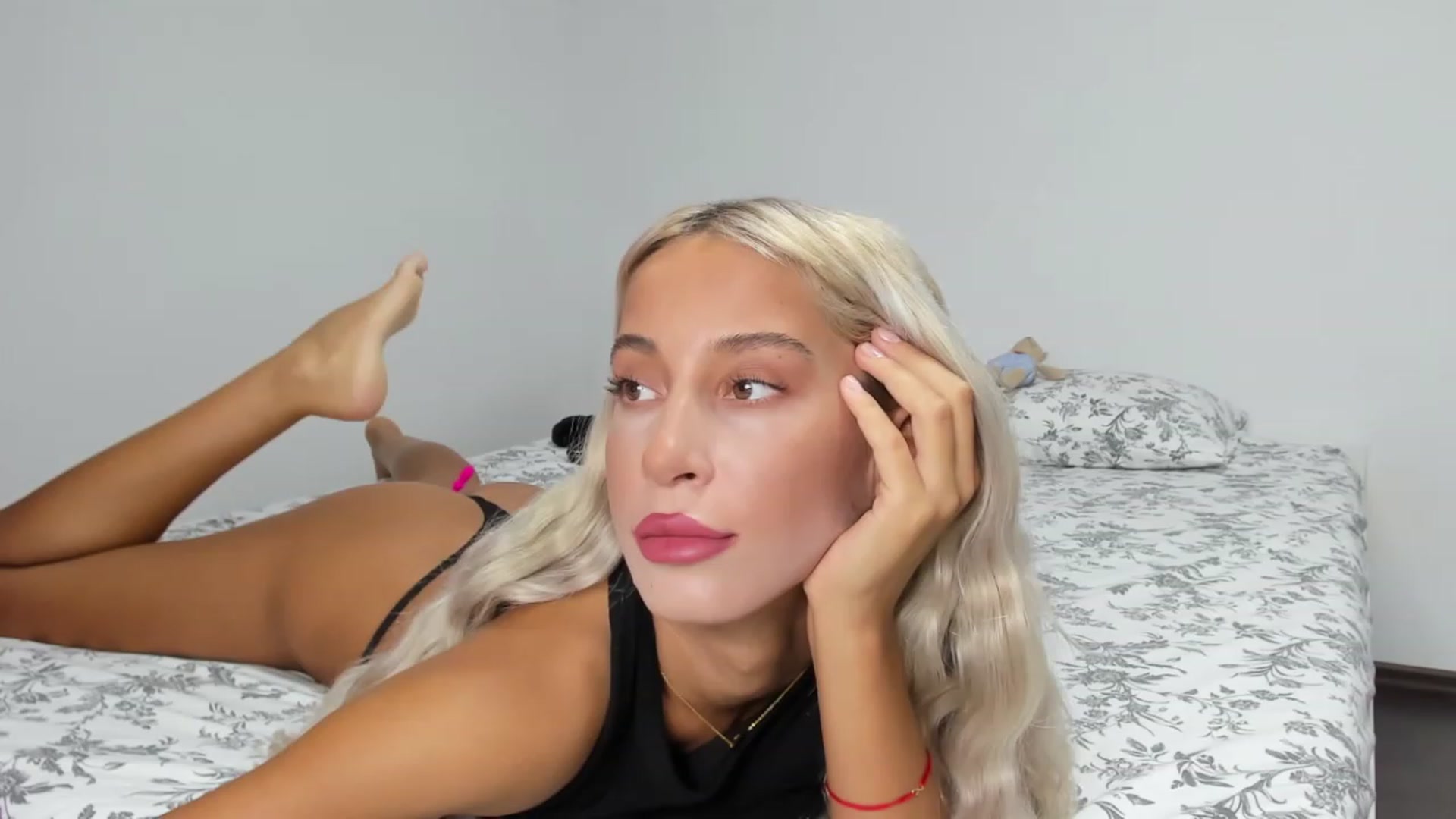Gallery image thumbnail from Qarinah's myfreecams stream on, 07/16/2023, 24:04 image 6 of 20