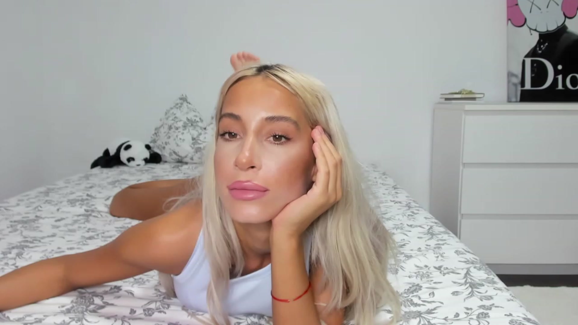 Gallery image thumbnail from Qarinah's myfreecams stream on, 07/19/2023, 20:13 image 20 of 20