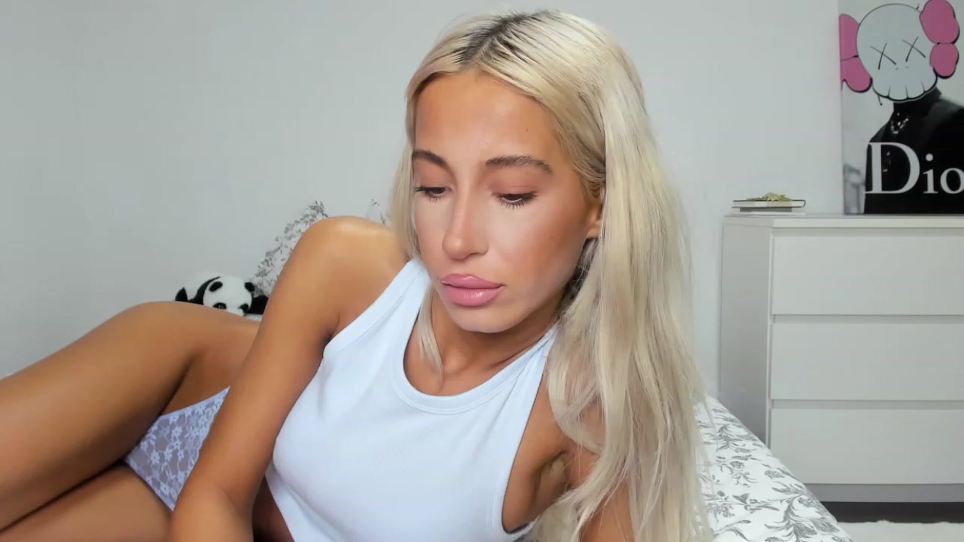Gallery image thumbnail from Qarinah's myfreecams stream on, 07/19/2023, 20:13 image 1 of 20