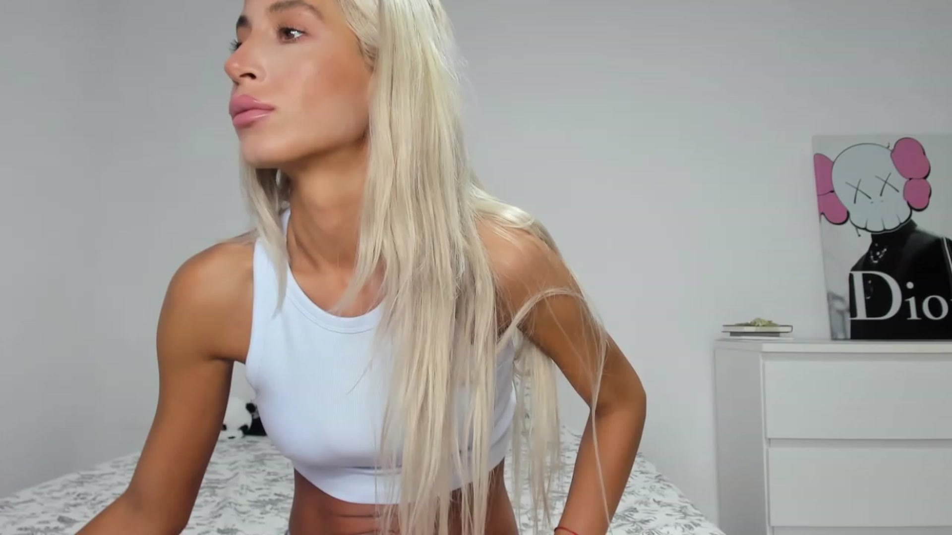 Gallery image thumbnail from Qarinah's myfreecams stream on, 07/19/2023, 20:13 image 6 of 20