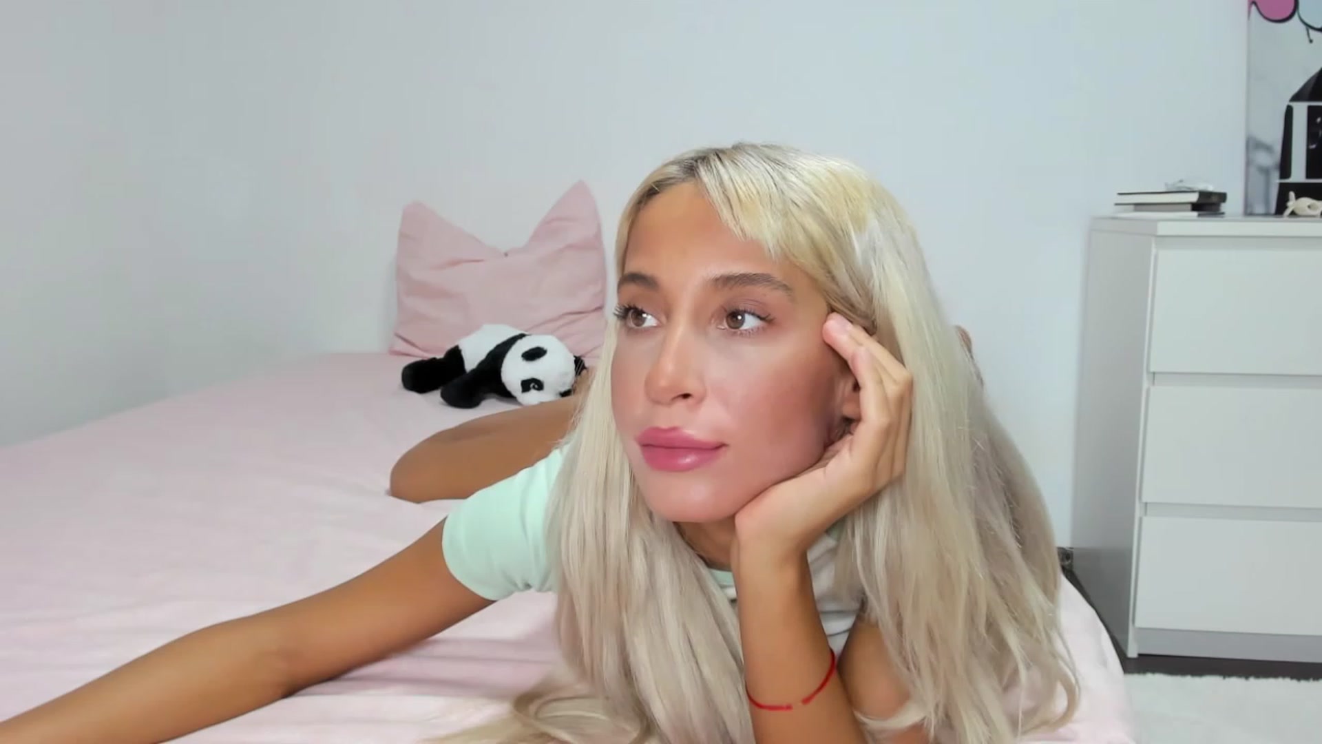 Gallery image thumbnail from Qarinah's myfreecams stream on, 07/23/2023, 23:26 image 5 of 20