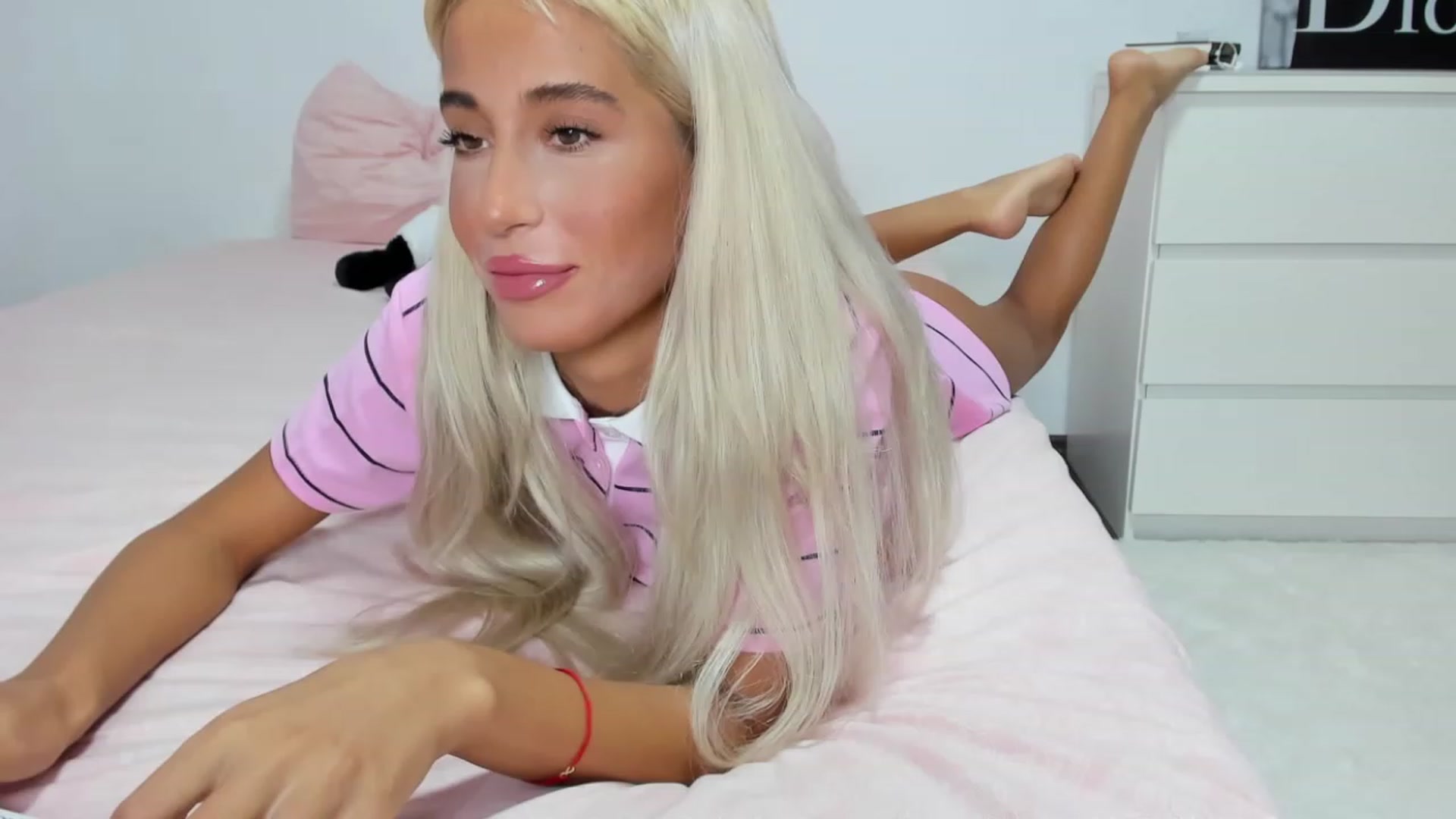 Gallery image thumbnail from Qarinah's myfreecams stream on, 07/24/2023, 23:01 image 5 of 20