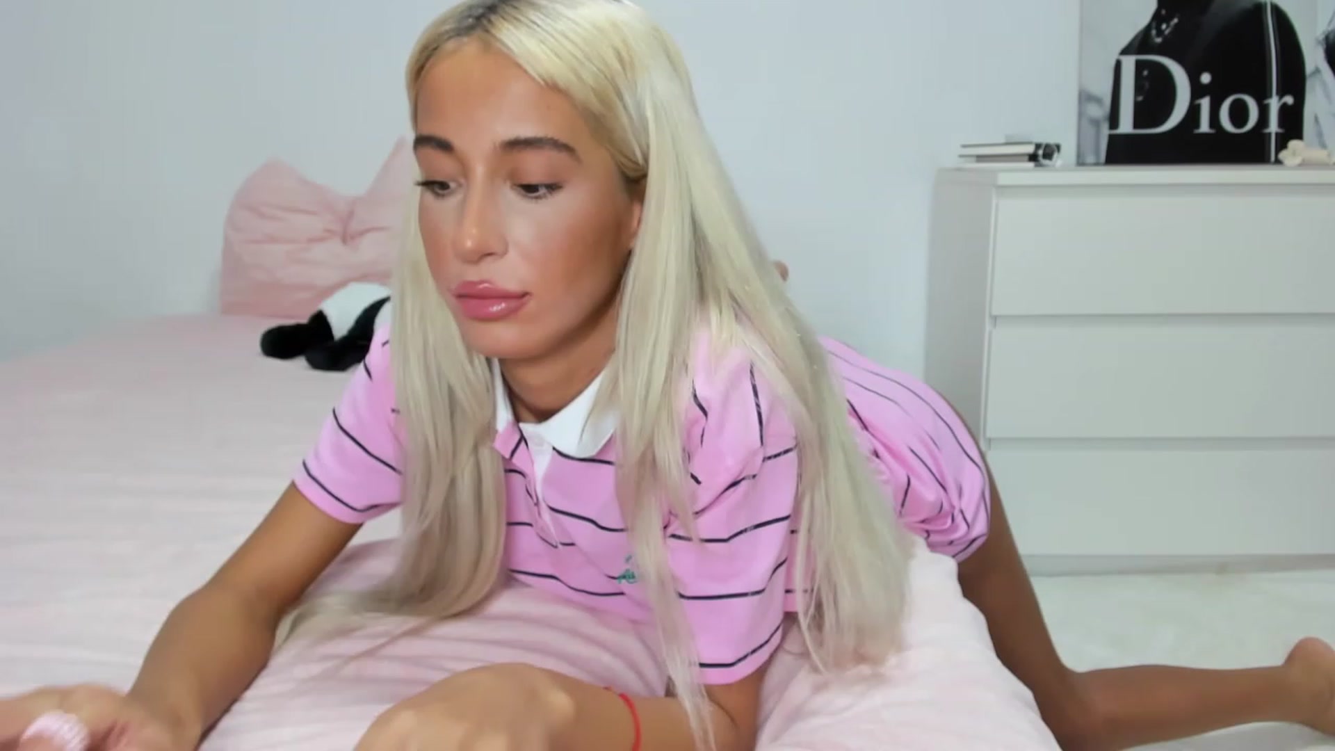 Gallery image thumbnail from Qarinah's myfreecams stream on, 07/25/2023, 02:11 image 2 of 20