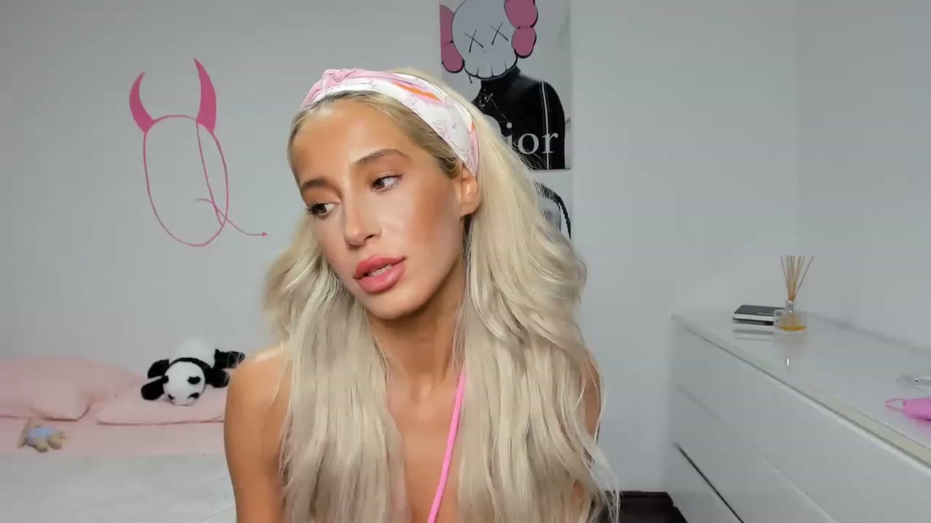 Gallery image thumbnail from Qarinah's myfreecams stream on, 07/29/2023, 05:31 image 18 of 20