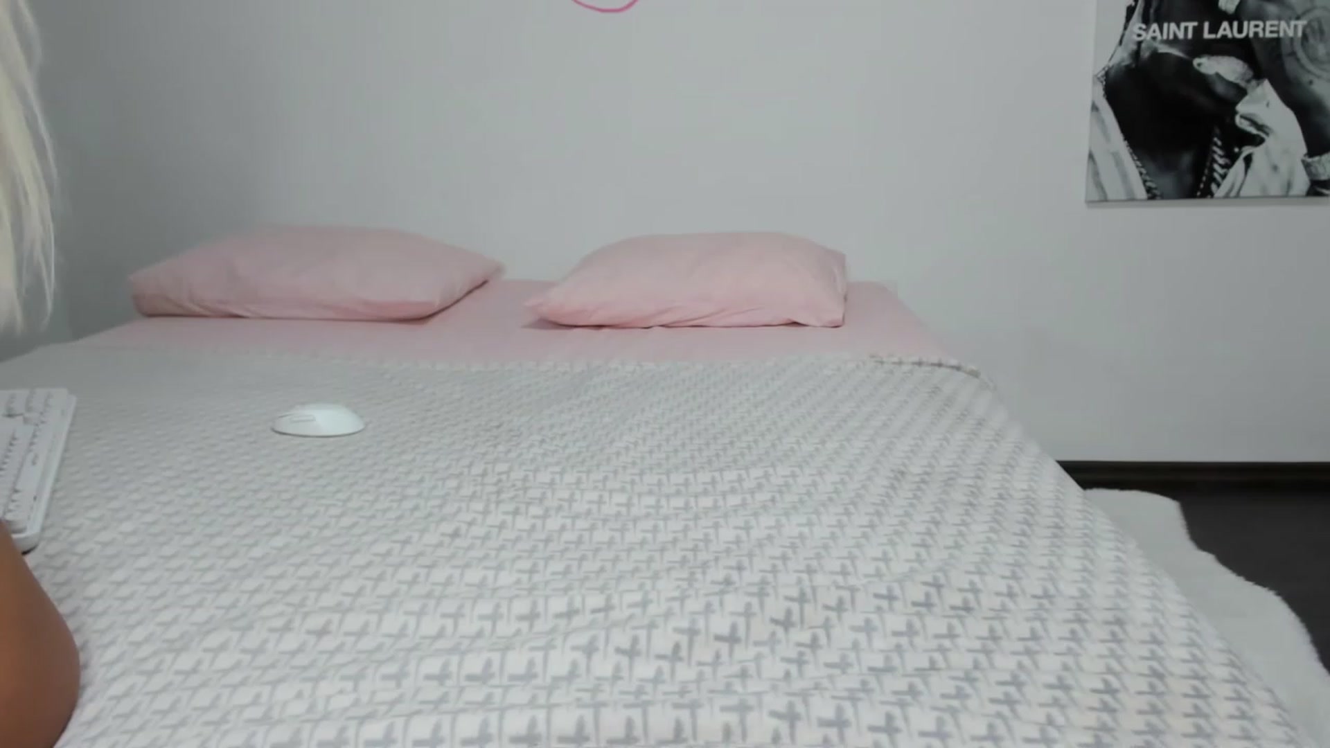 Gallery image thumbnail from Qarinah's myfreecams stream on, 08/04/2023, 02:48 image 4 of 20