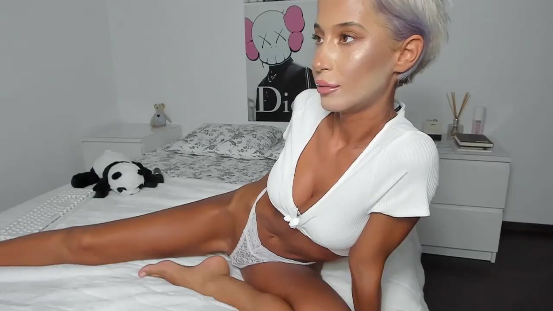 Gallery image thumbnail from Qarinah's myfreecams stream on, 08/21/2023, 01:14 image 10 of 20