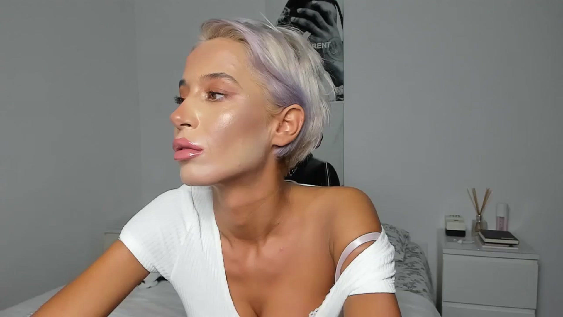 Gallery image thumbnail from Qarinah's myfreecams stream on, 08/21/2023, 01:14 image 1 of 20