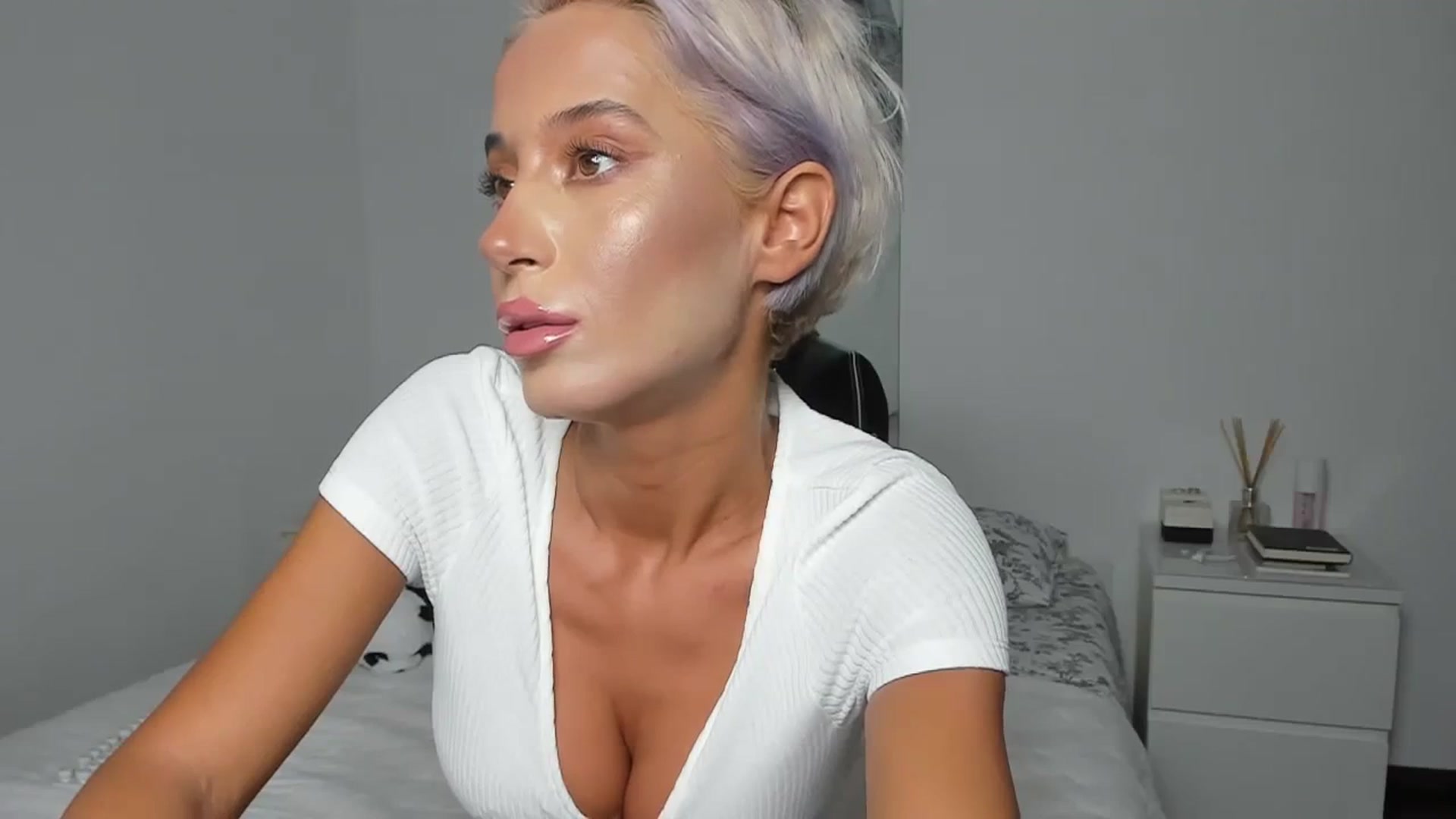 Gallery image thumbnail from Qarinah's myfreecams stream on, 08/21/2023, 01:14 image 11 of 20