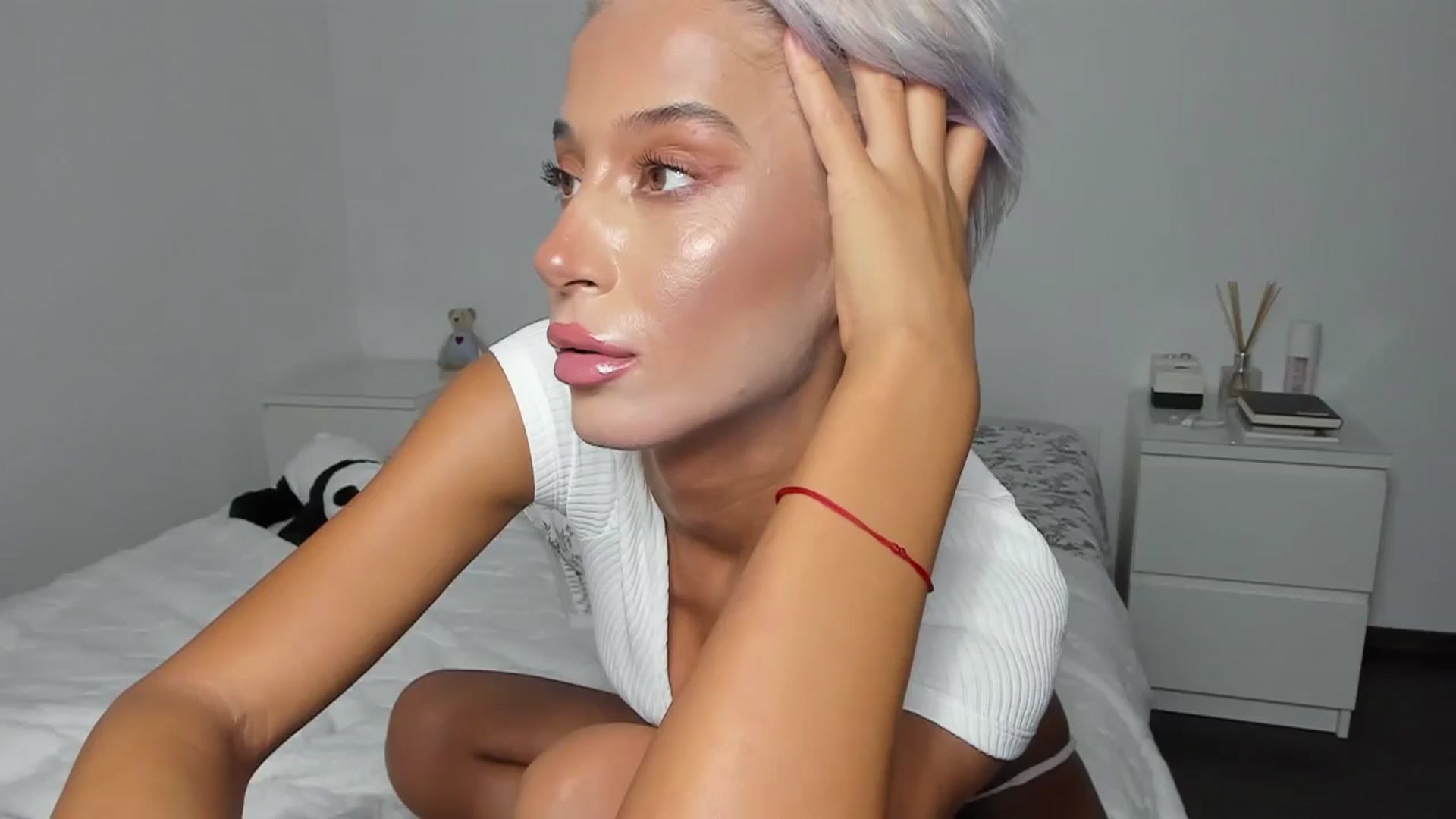 Gallery image thumbnail from Qarinah's myfreecams stream on, 08/21/2023, 02:33 image 8 of 20