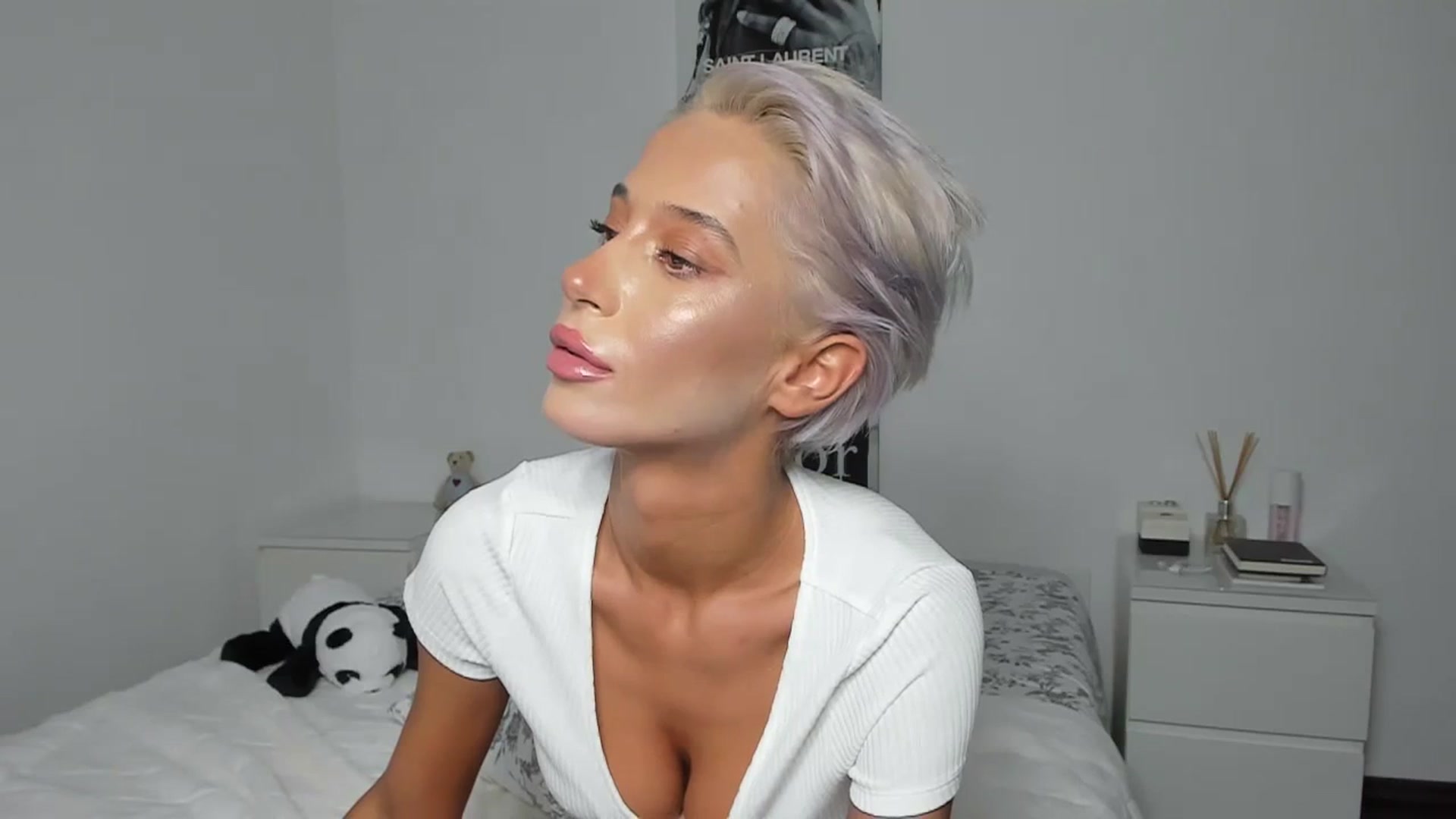 Gallery image thumbnail from Qarinah's myfreecams stream on, 08/21/2023, 02:33 image 19 of 20