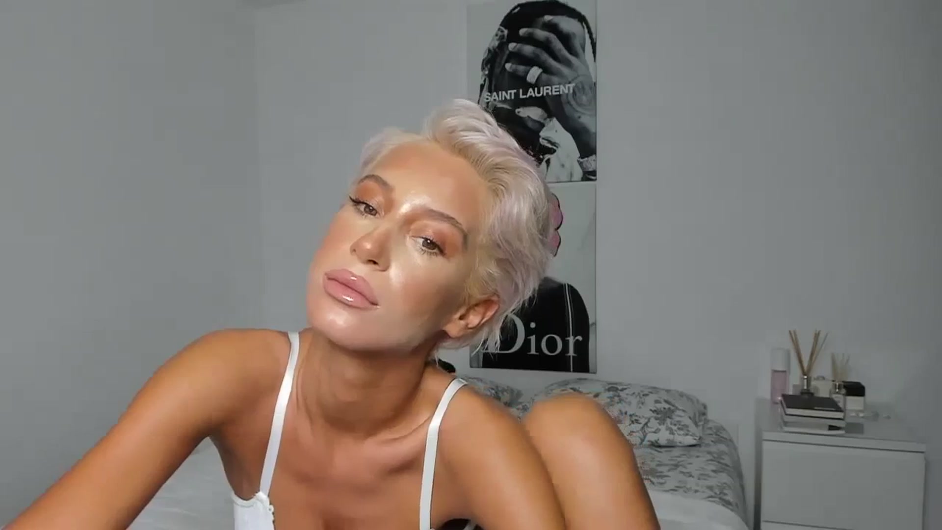 Gallery image thumbnail from Qarinah's myfreecams stream on, 08/24/2023, 01:46 image 8 of 20