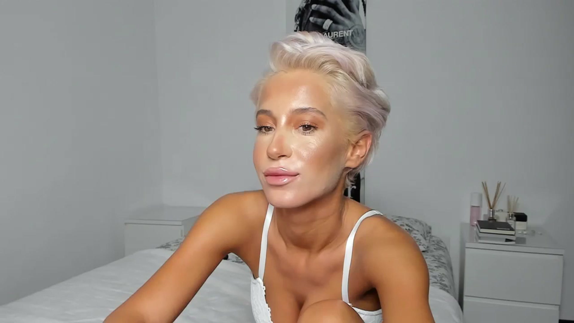 Gallery image thumbnail from Qarinah's myfreecams stream on, 08/24/2023, 01:46 image 19 of 20
