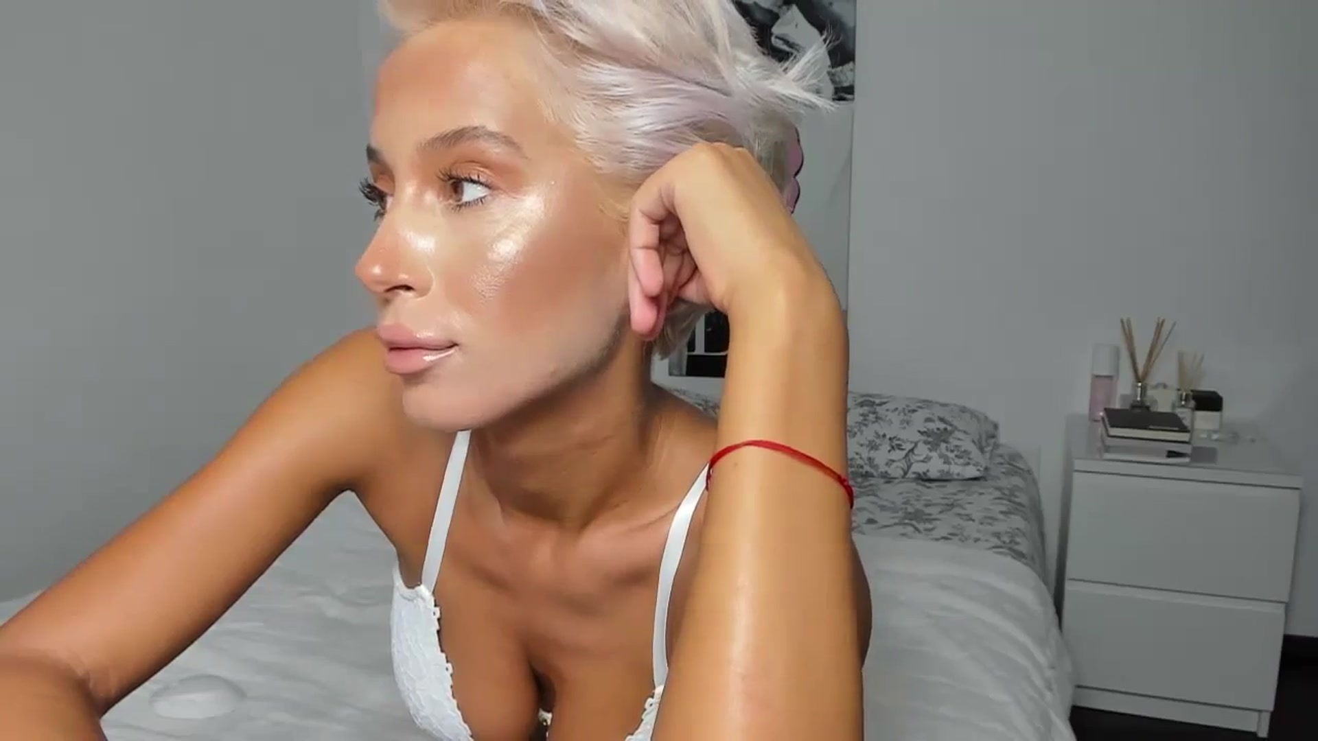 Gallery image thumbnail from Qarinah's myfreecams stream on, 08/24/2023, 01:46 image 11 of 20