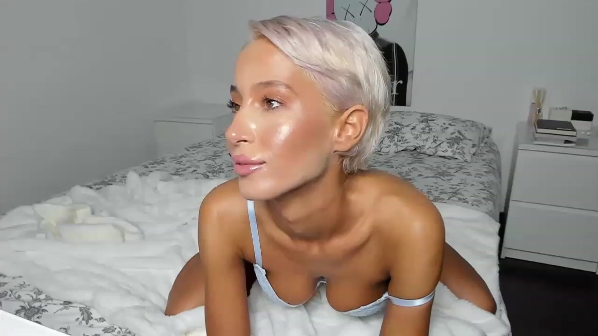 Gallery image thumbnail from Qarinah's myfreecams stream on, 08/24/2023, 21:55 image 18 of 20