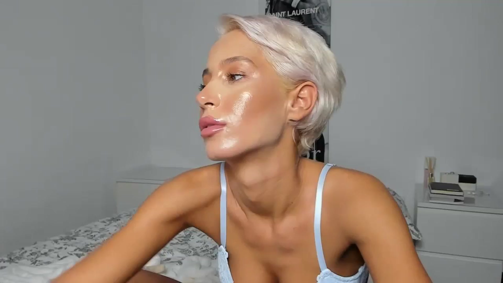 Gallery image thumbnail from Qarinah's myfreecams stream on, 08/25/2023, 01:51 image 20 of 20