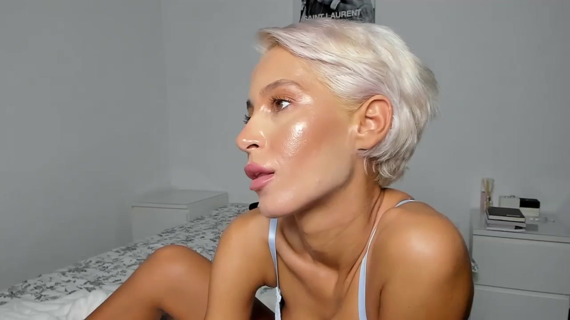 Gallery image thumbnail from Qarinah's myfreecams stream on, 08/25/2023, 01:51 image 19 of 20