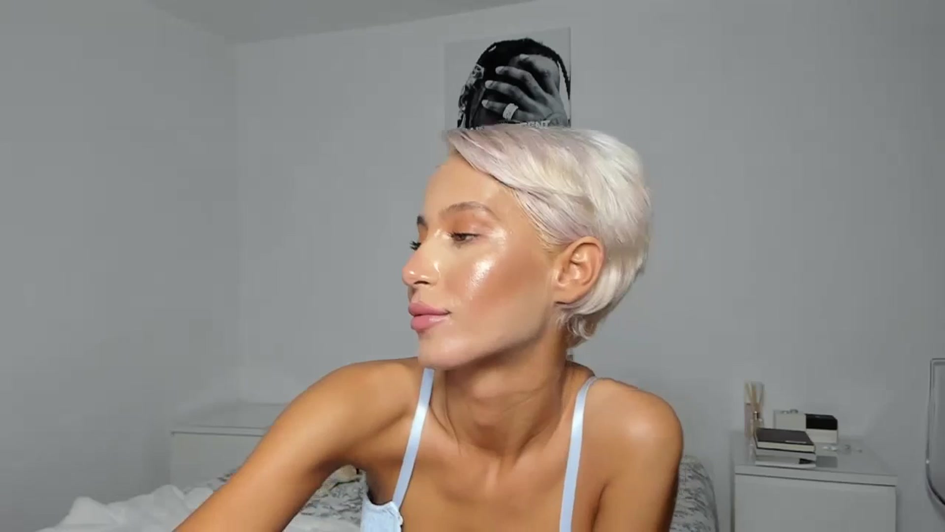 Gallery image thumbnail from Qarinah's myfreecams stream on, 08/25/2023, 01:51 image 2 of 20