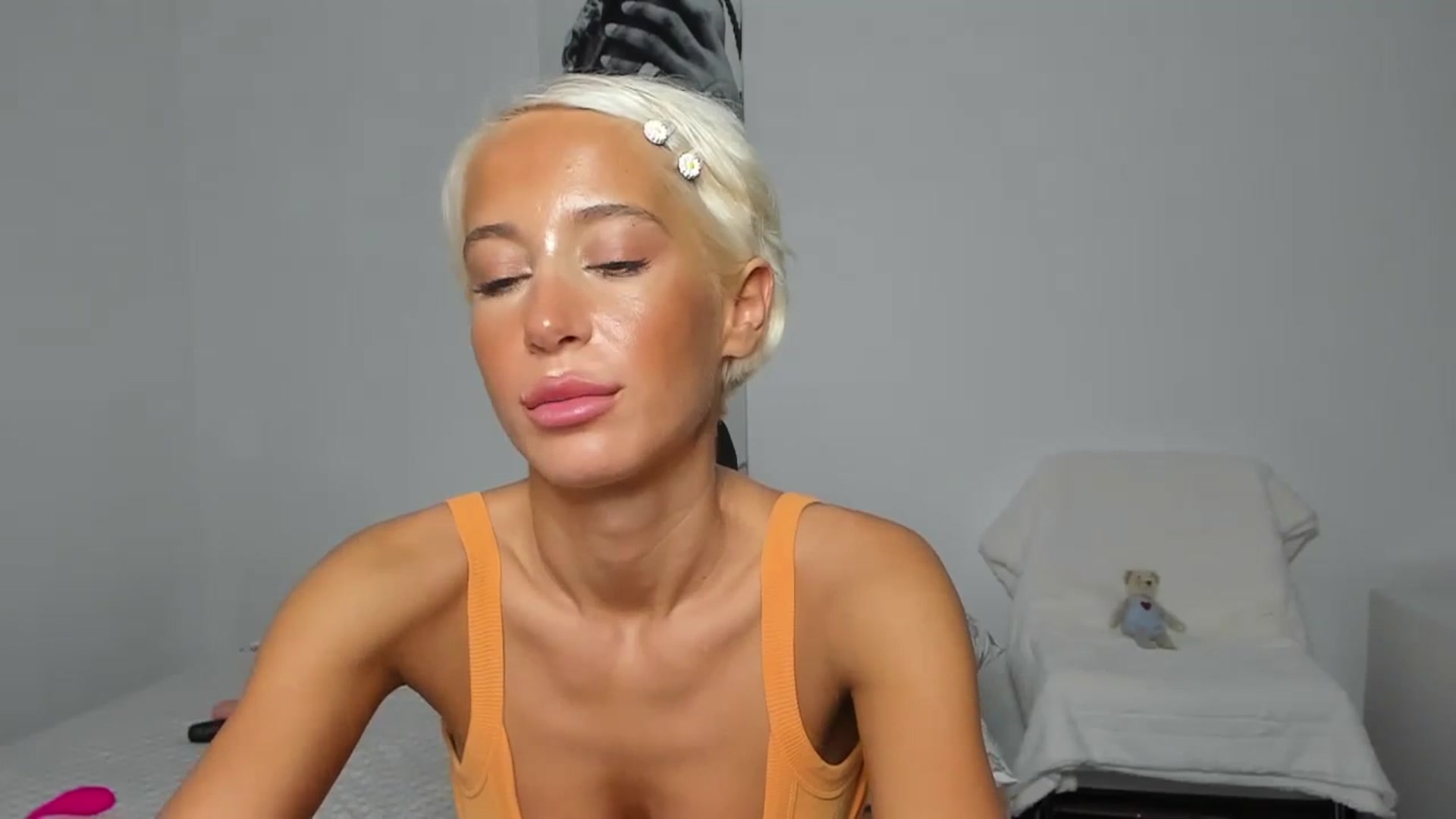 Gallery image thumbnail from Qarinah's myfreecams stream on, 09/05/2023, 03:45 image 15 of 20