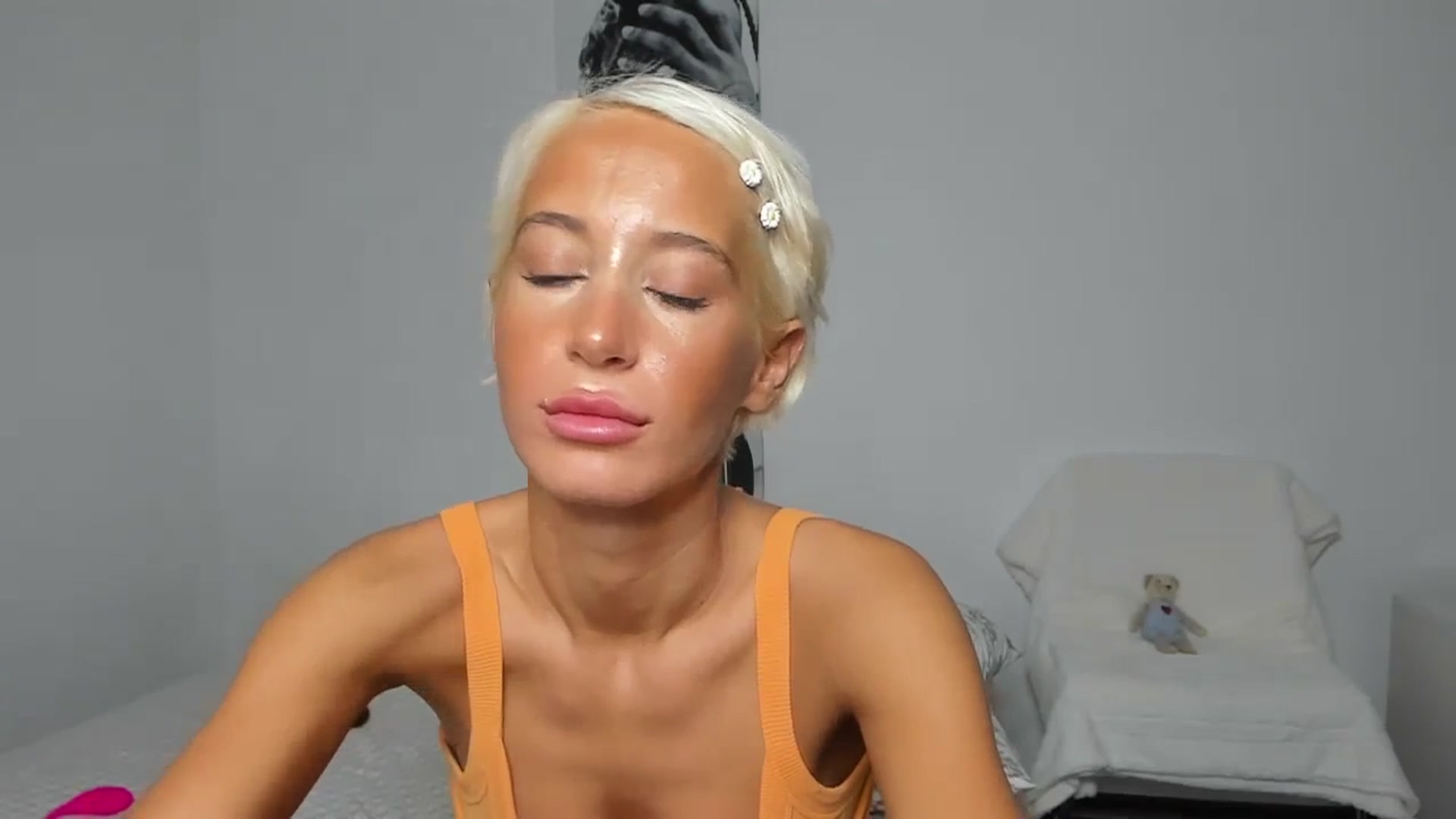 Gallery image thumbnail from Qarinah's myfreecams stream on, 09/05/2023, 03:45 image 16 of 20