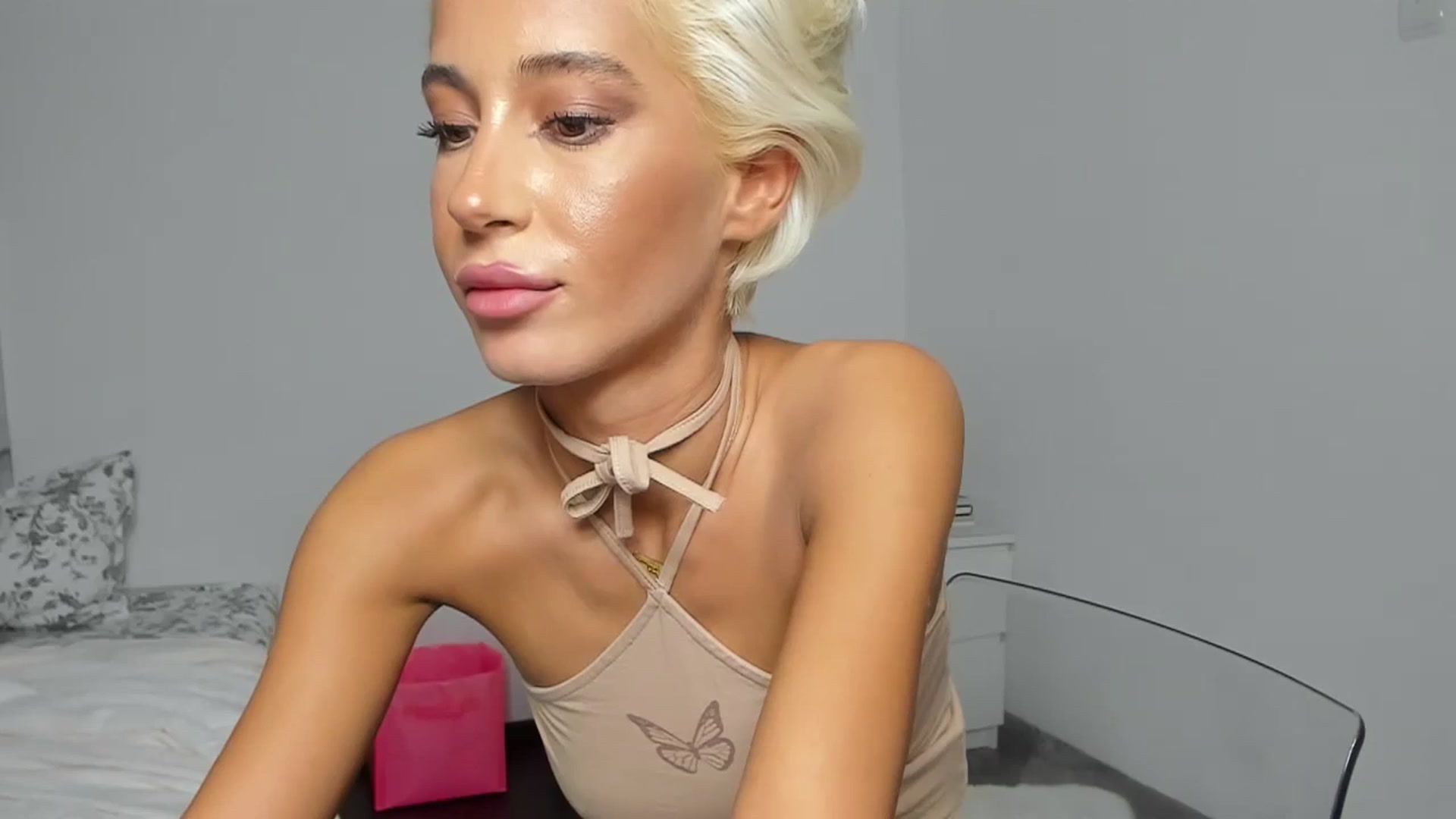 Gallery image thumbnail from Qarinah's myfreecams stream on, 09/20/2023, 01:10 image 20 of 20