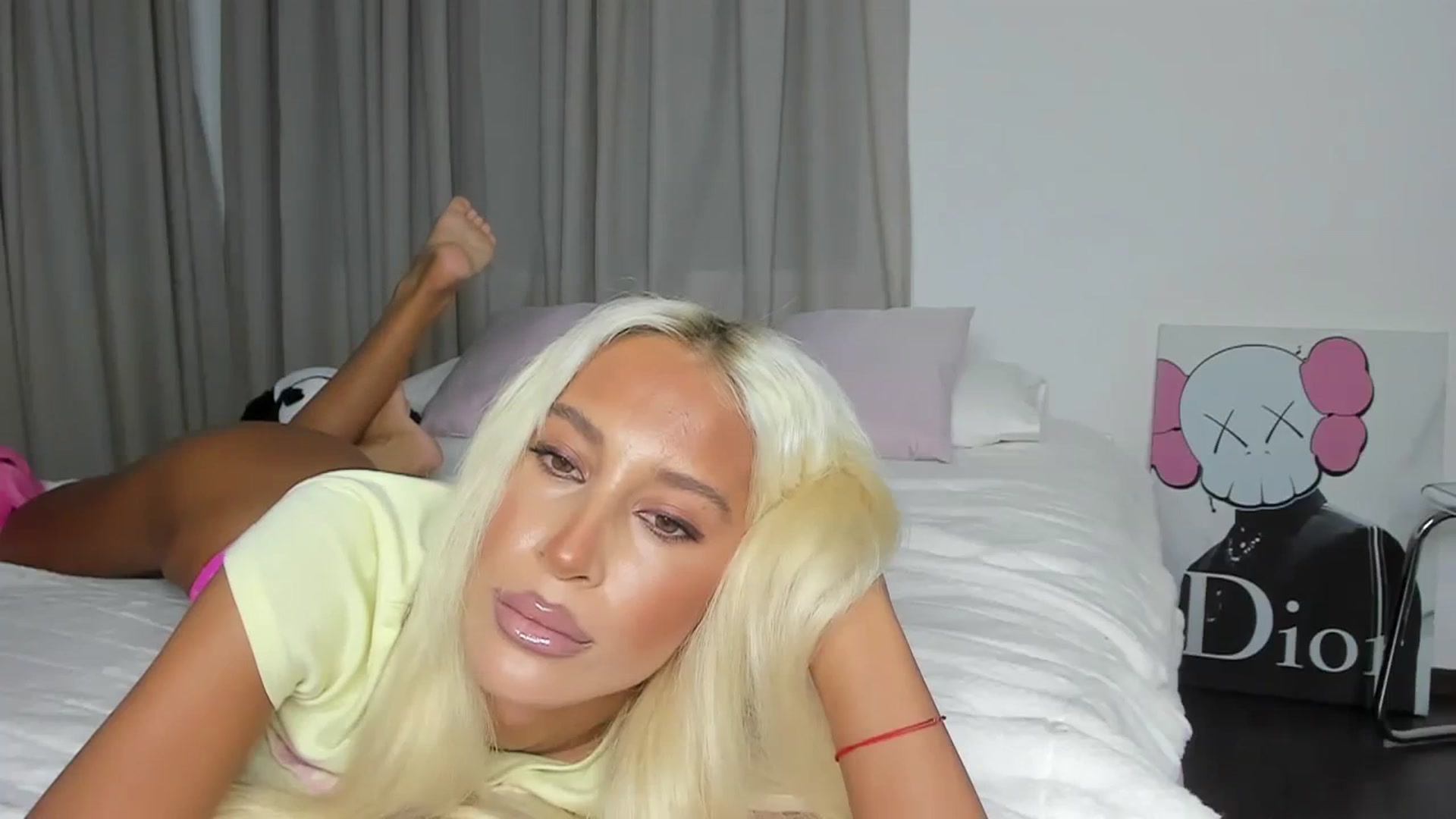 Gallery image thumbnail from Qarinah's myfreecams stream on, 10/16/2023, 21:41 image 18 of 20